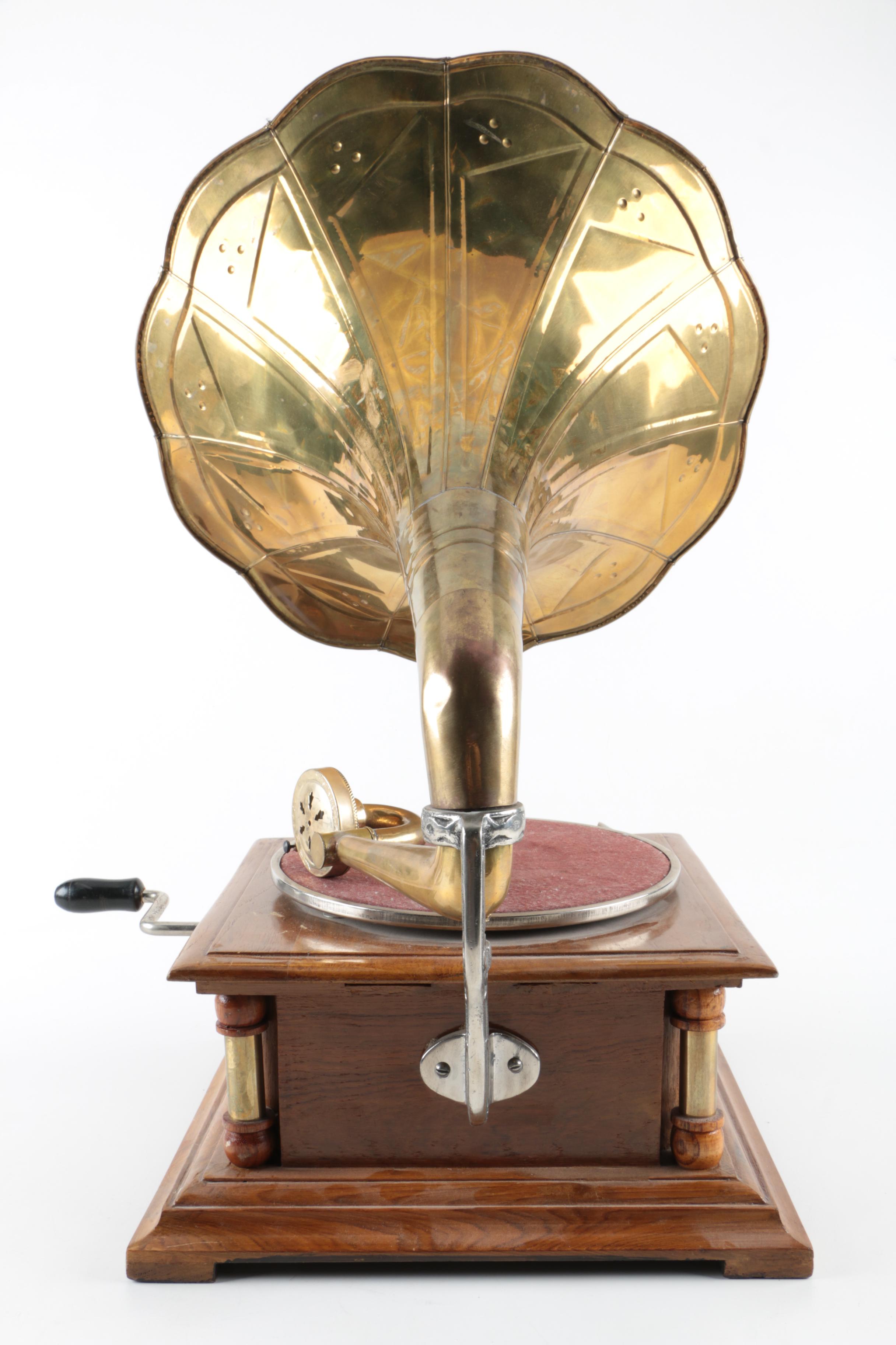 Reproduction "His Master's Voice" Gramophone