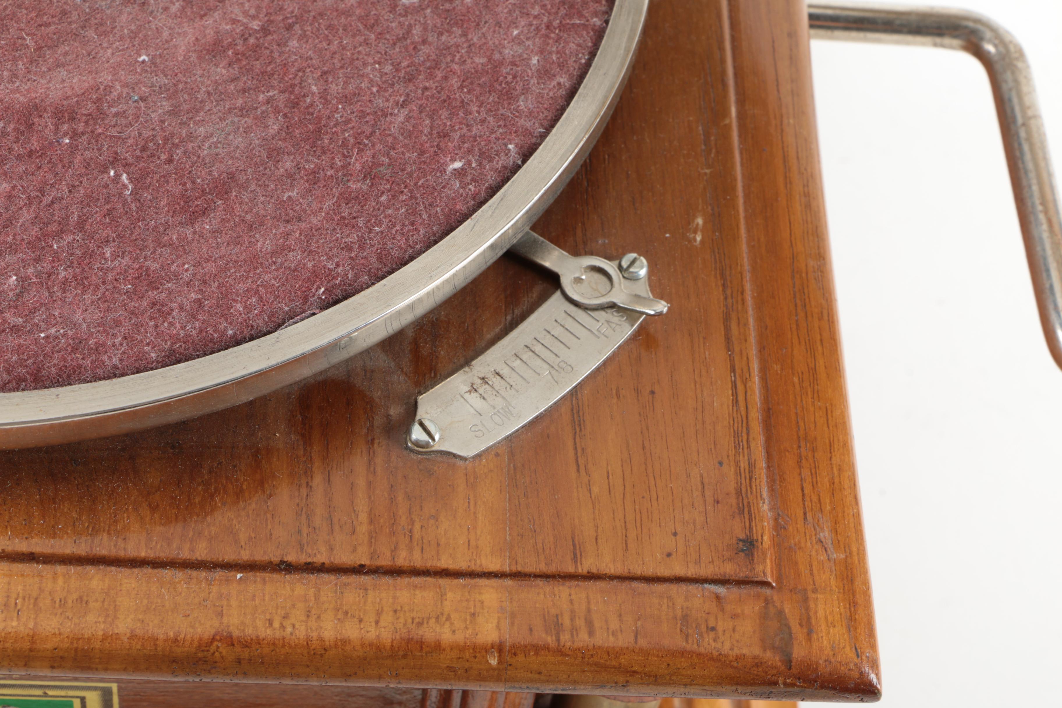 Reproduction "His Master's Voice" Gramophone