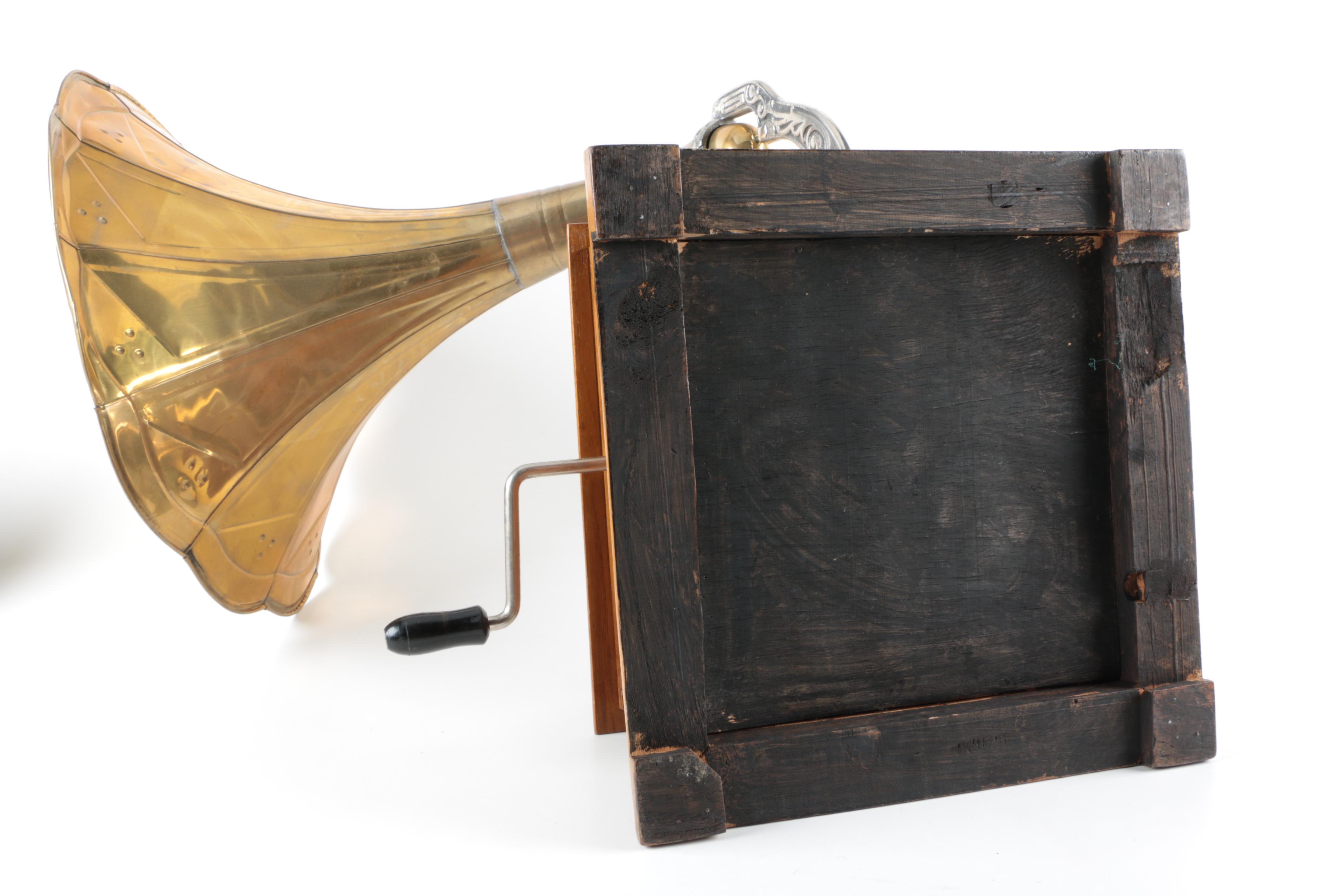 Reproduction "His Master's Voice" Gramophone