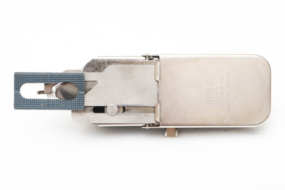 Vintage Singer Sewing Machine in Case