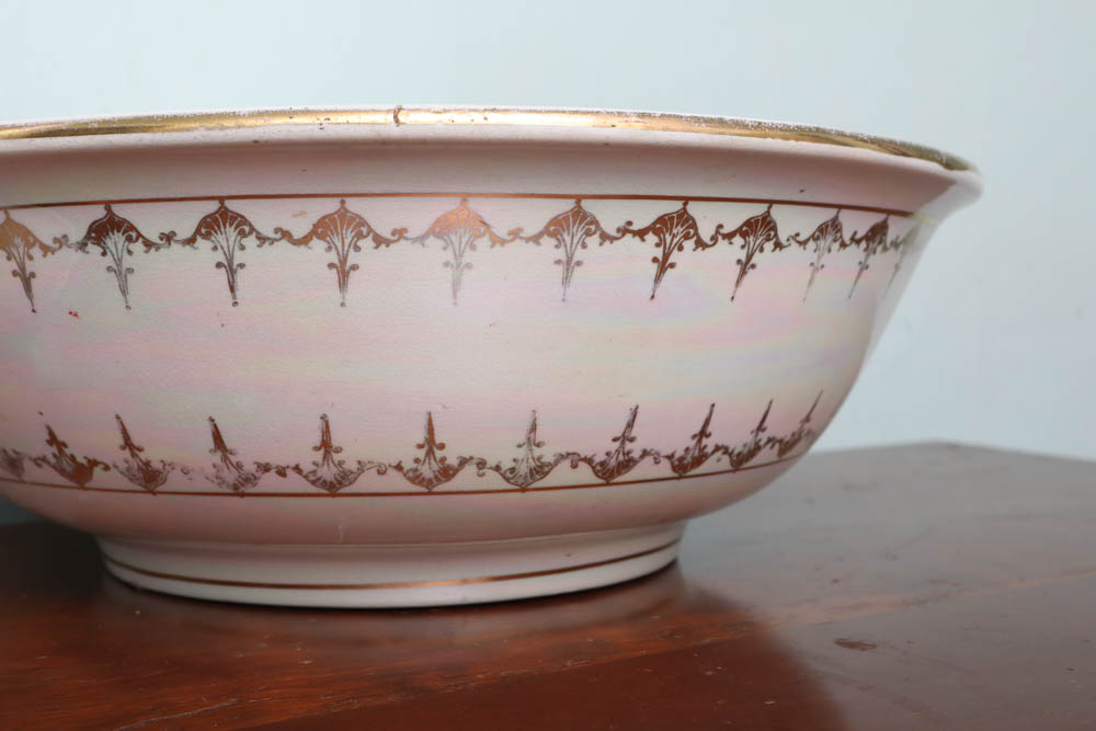 Antique English Pitchers, Basins and Chamberpots including Alfred Meakin