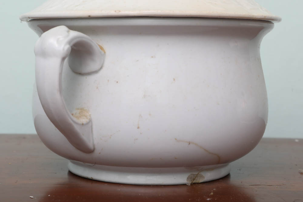 Antique English Pitchers, Basins and Chamberpots including Alfred Meakin