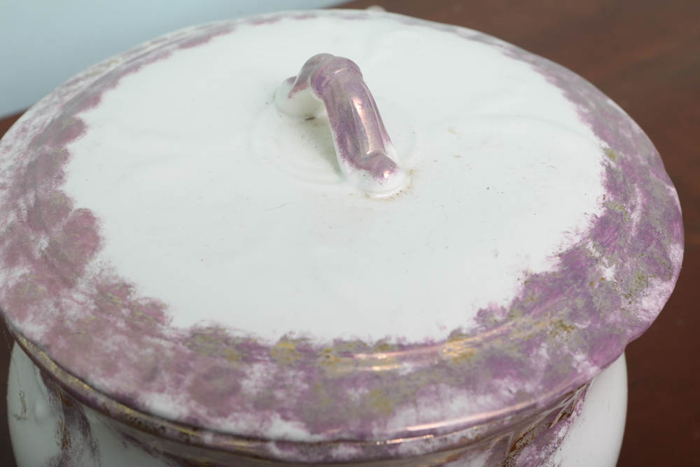 Antique English Pitchers, Basins and Chamberpots including Alfred Meakin