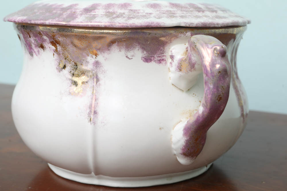 Antique English Pitchers, Basins and Chamberpots including Alfred Meakin