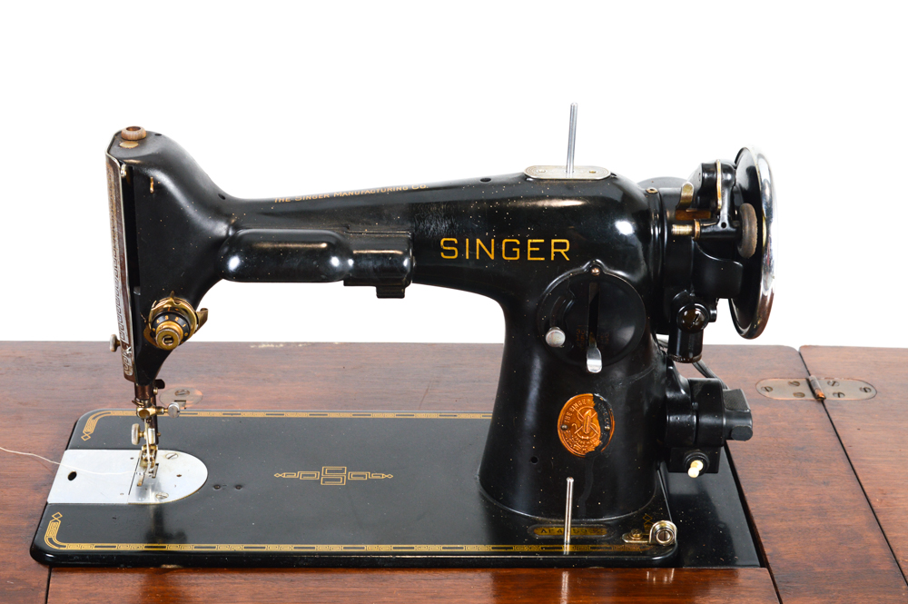 Vintage Art Deco Cabinet Singer Sewing Machine