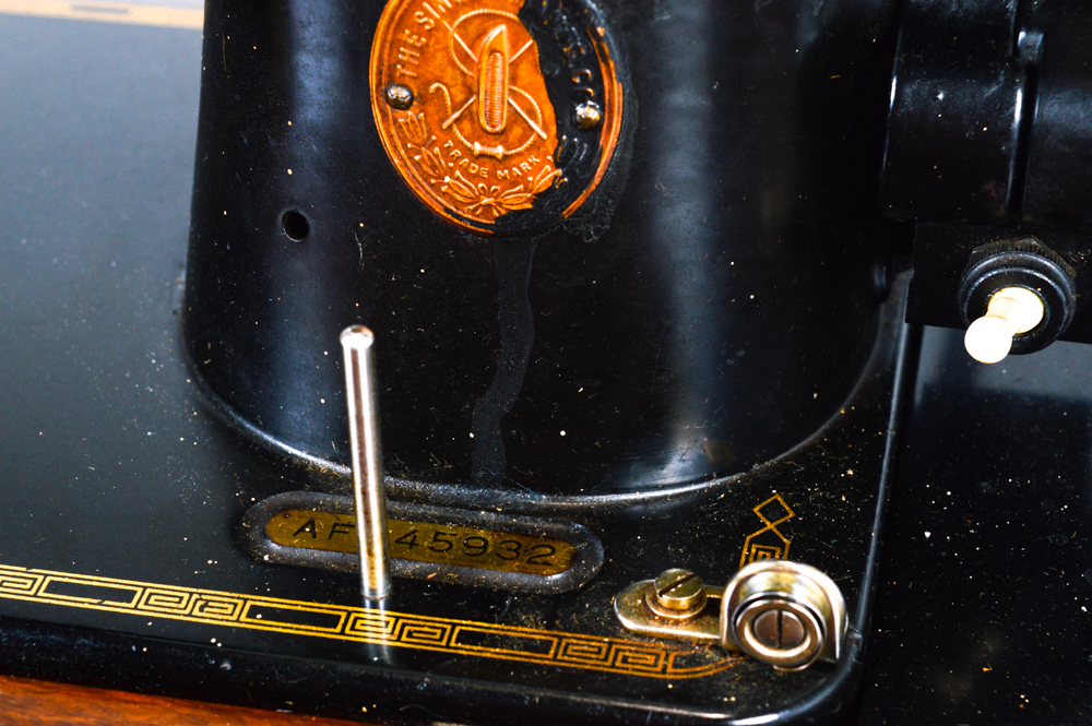 Vintage Art Deco Cabinet Singer Sewing Machine