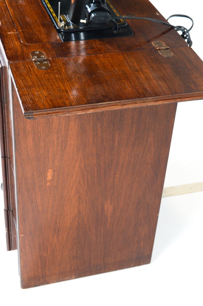 Vintage Art Deco Cabinet Singer Sewing Machine