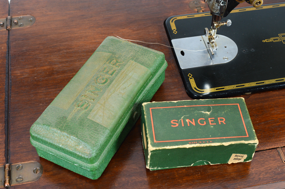 Vintage Art Deco Cabinet Singer Sewing Machine