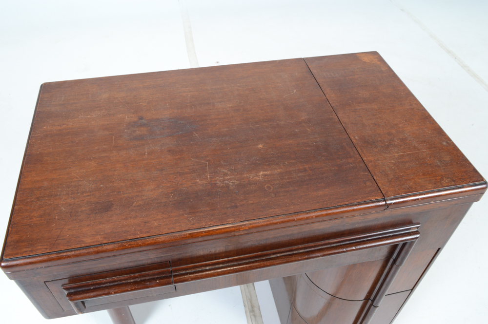 Vintage Art Deco Cabinet Singer Sewing Machine