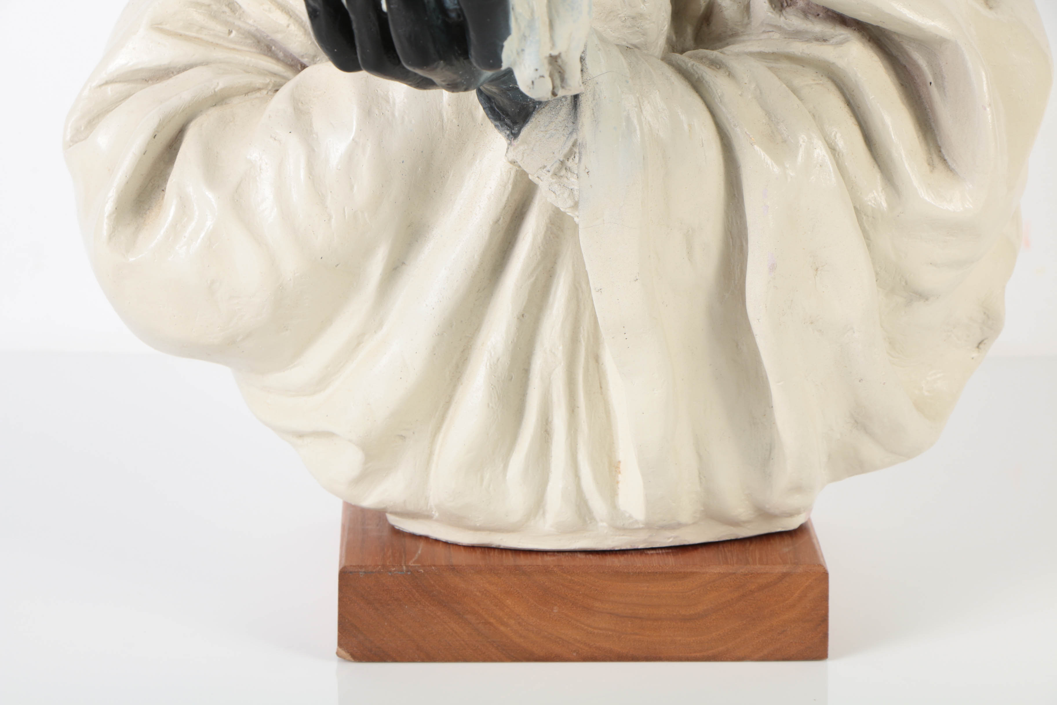 Signed Painted Plaster Sculpture "Minnesota Ninning"