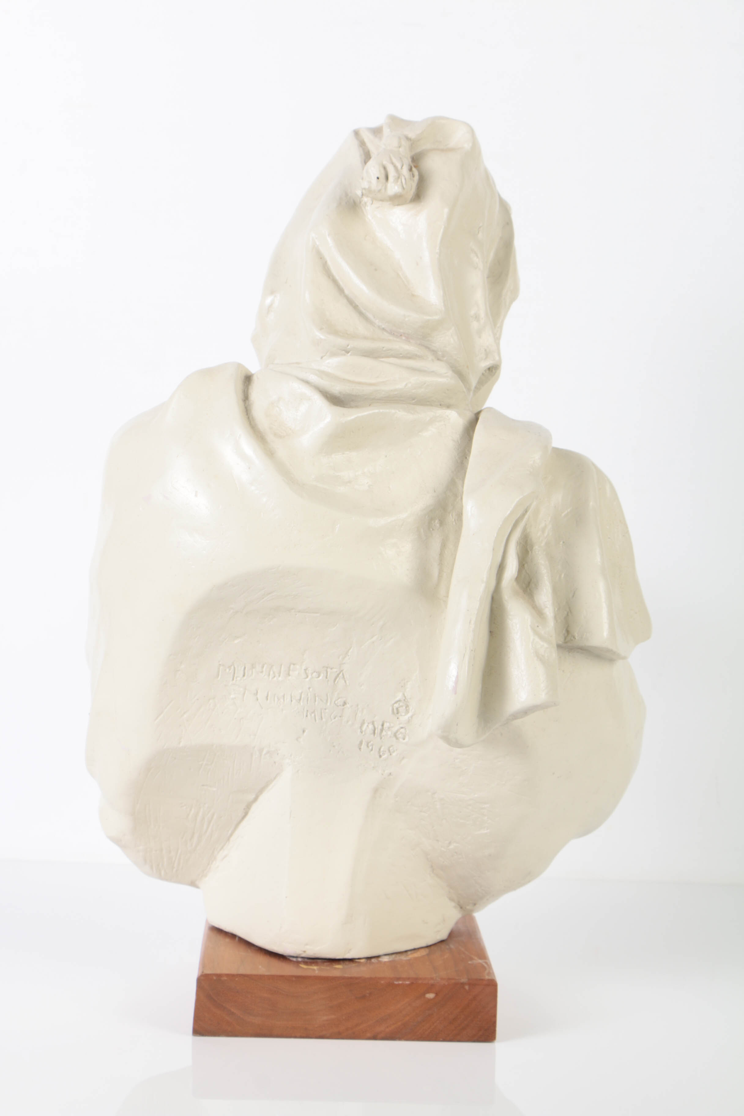 Signed Painted Plaster Sculpture "Minnesota Ninning"