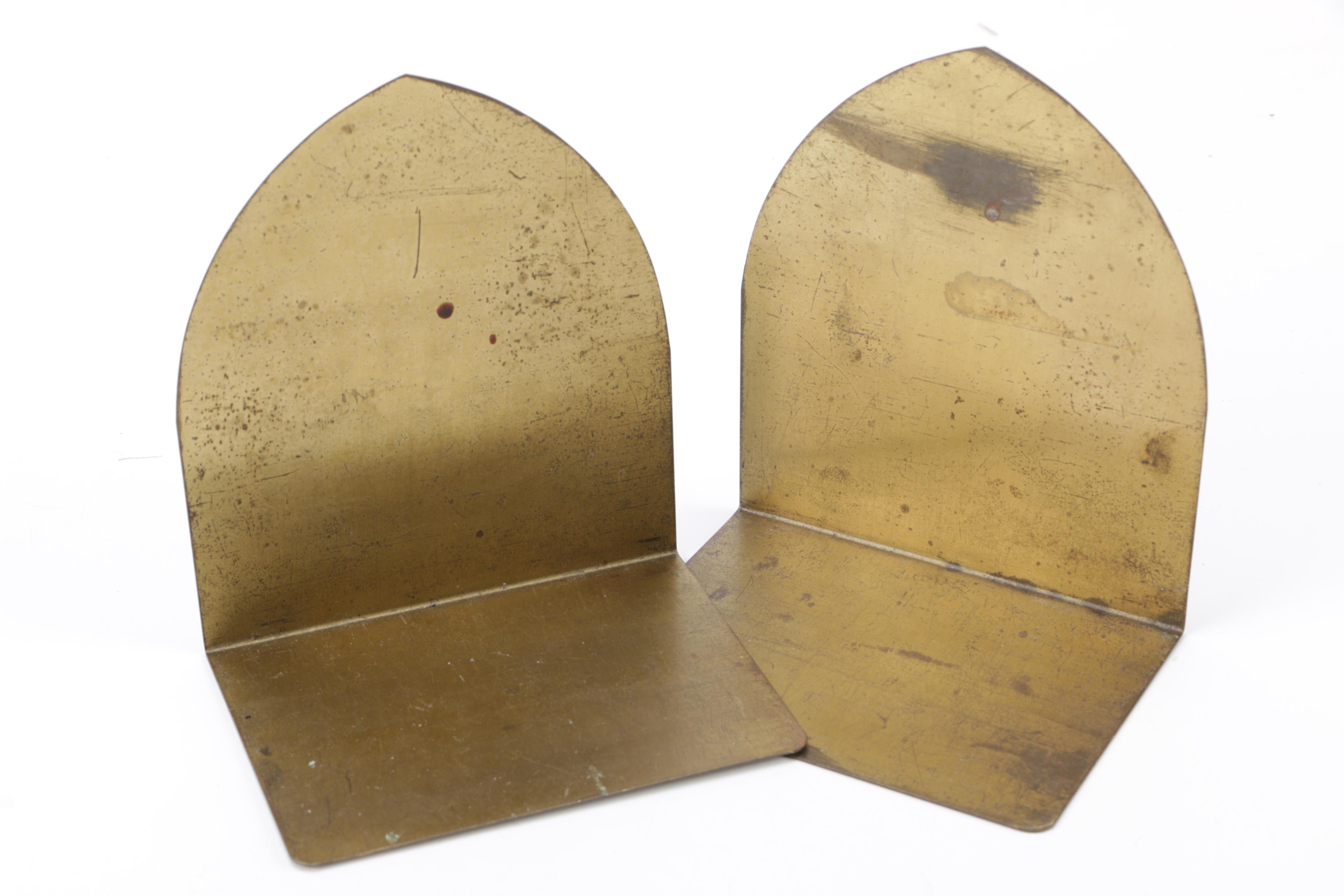 Dog-Themed Decorative Pieces with Additional Décor