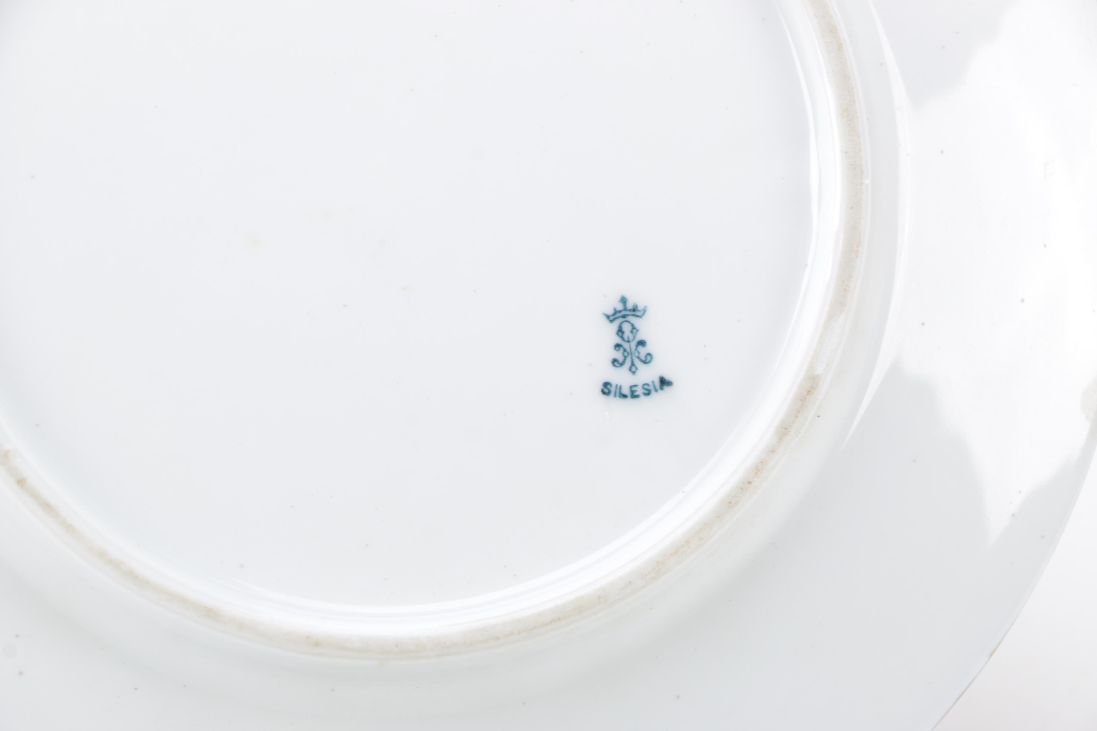 Dog-Themed Decorative Pieces with Additional Décor