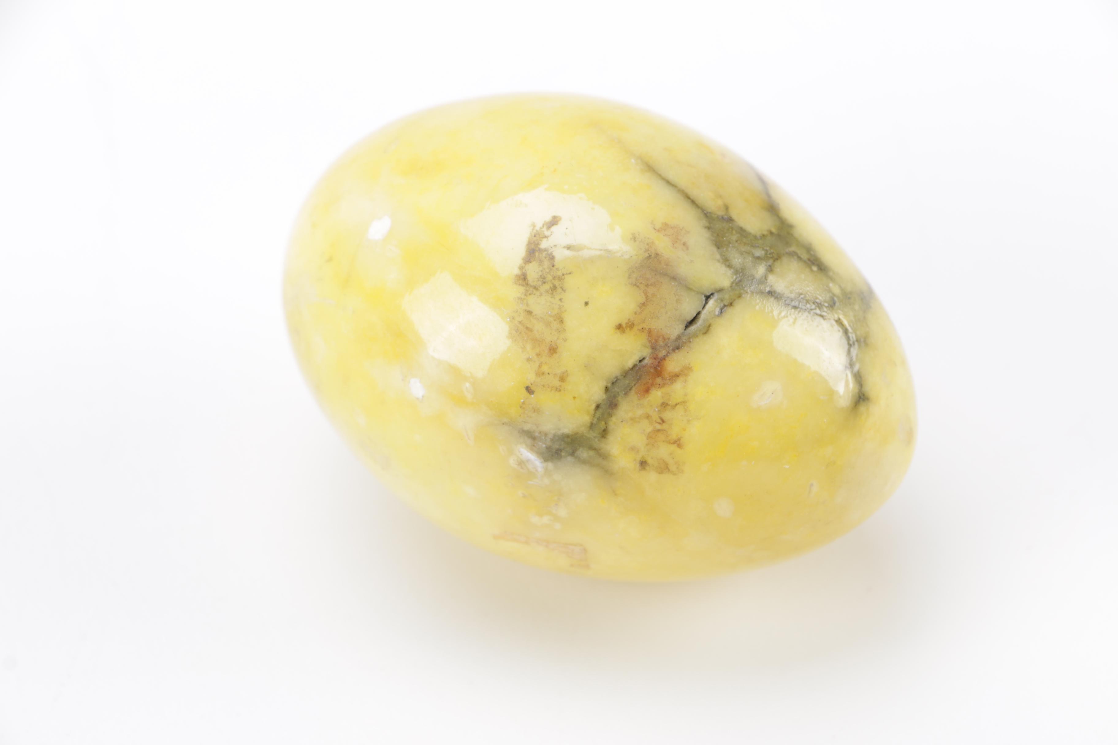 Dog-Themed Decorative Pieces with Additional Décor