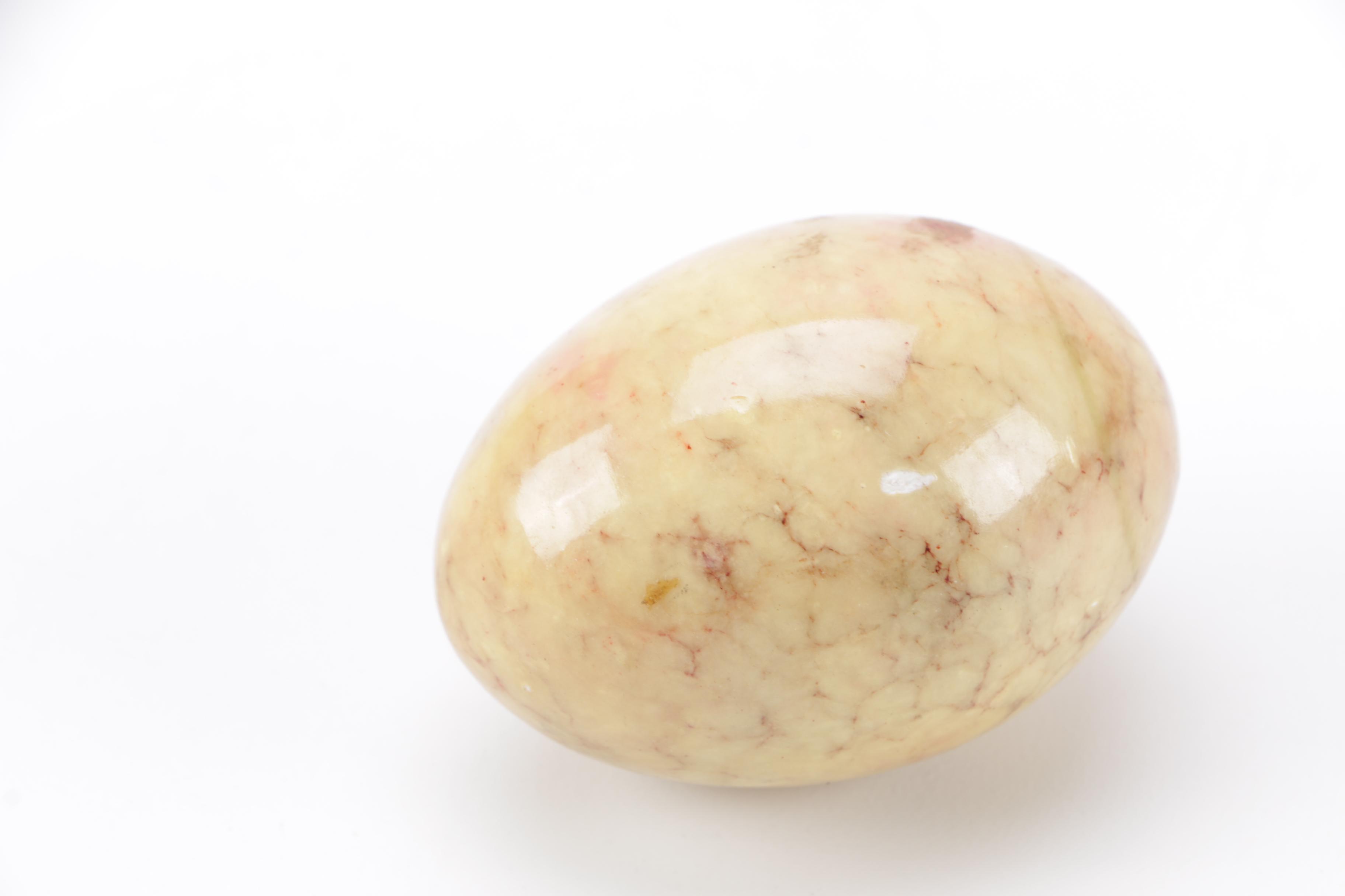 Dog-Themed Decorative Pieces with Additional Décor