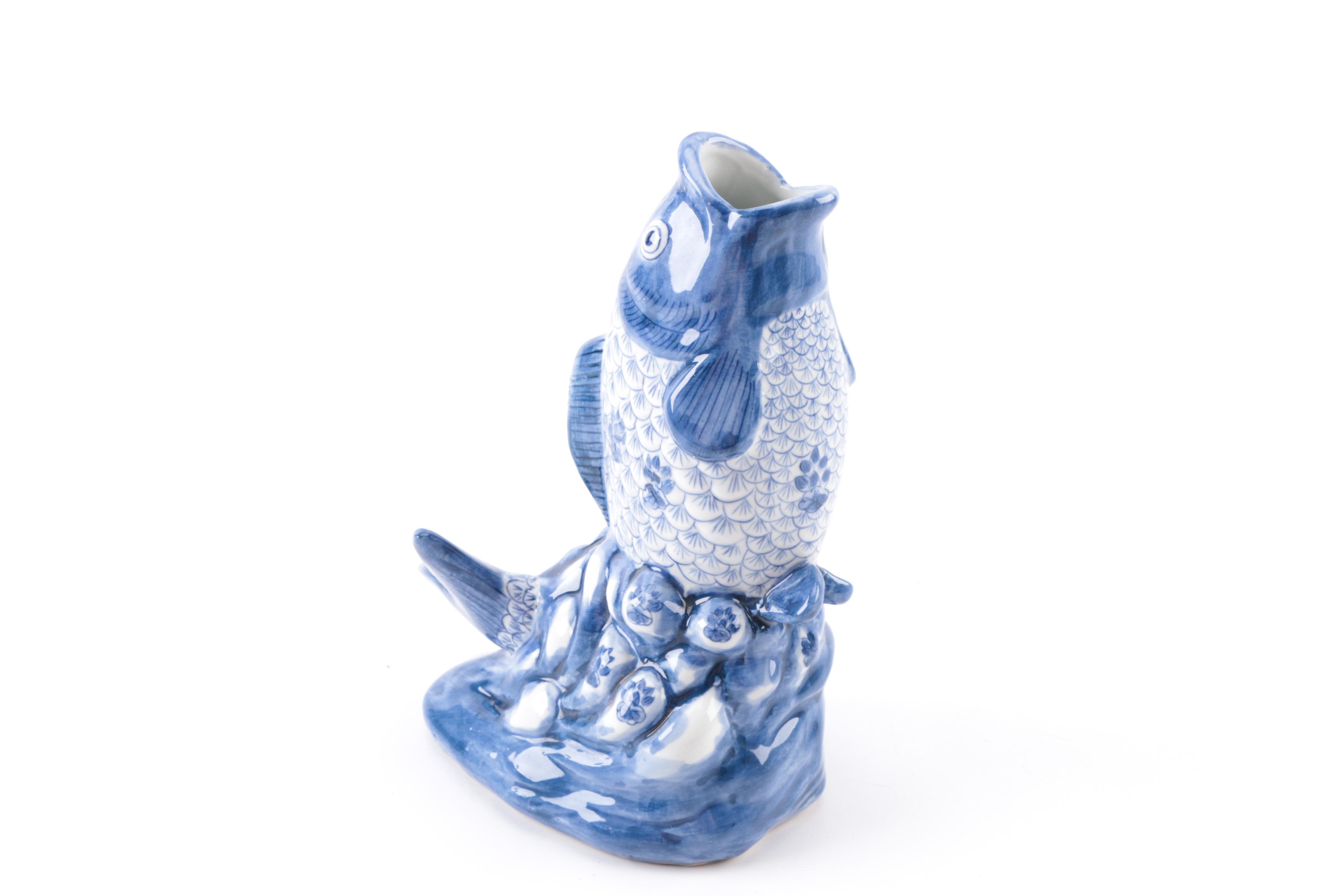 Chinese Blue and White Ceramic Fish Vase