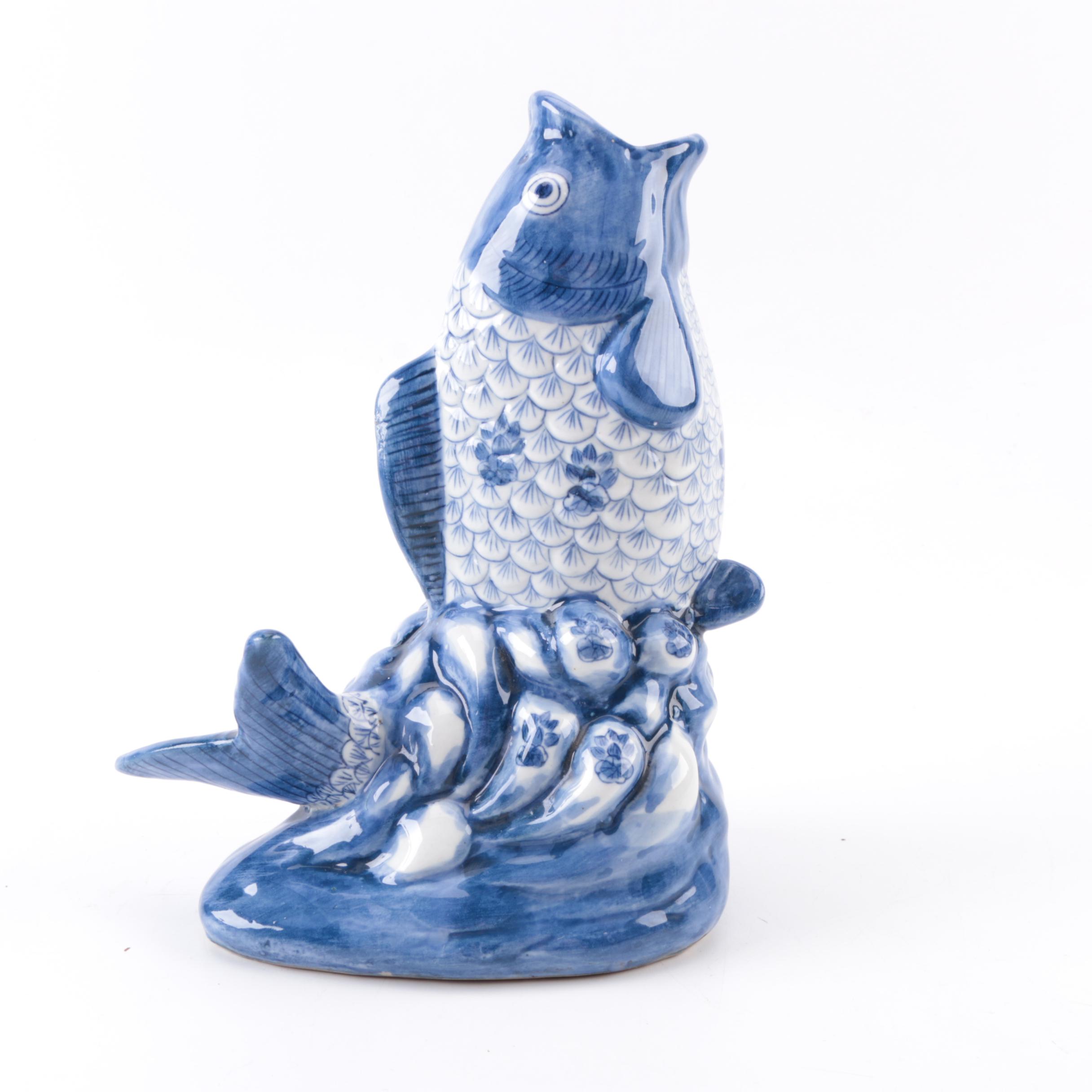 Chinese Blue and White Ceramic Fish Vase