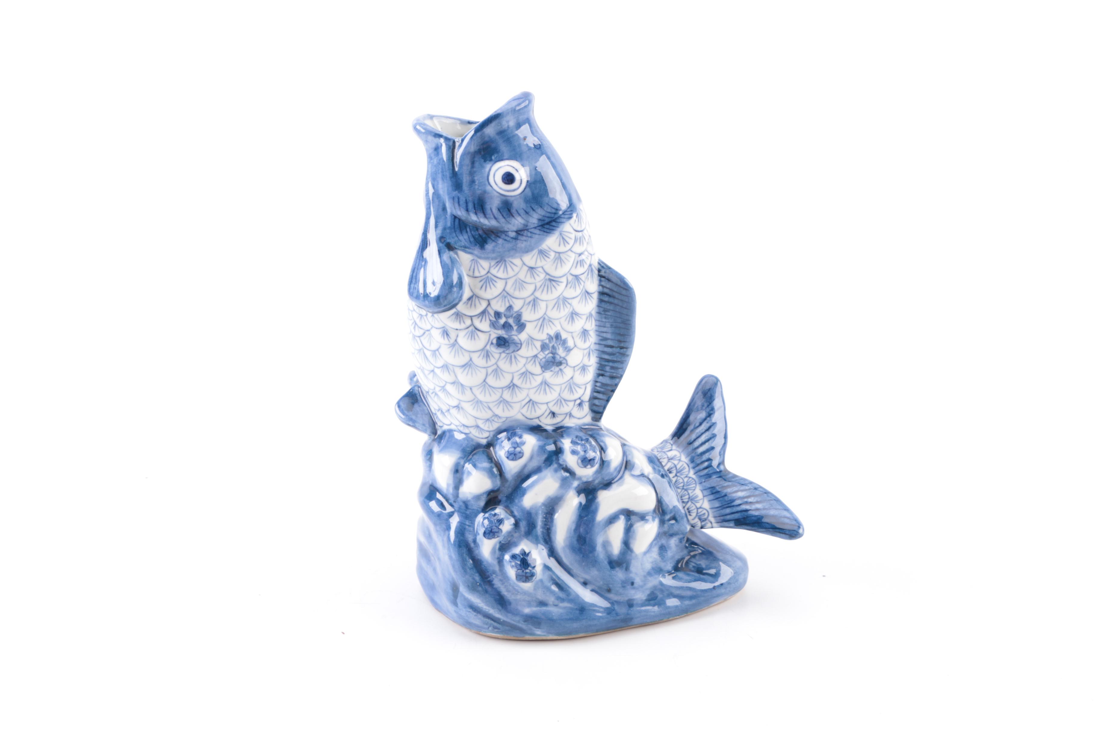 Chinese Blue and White Ceramic Fish Vase