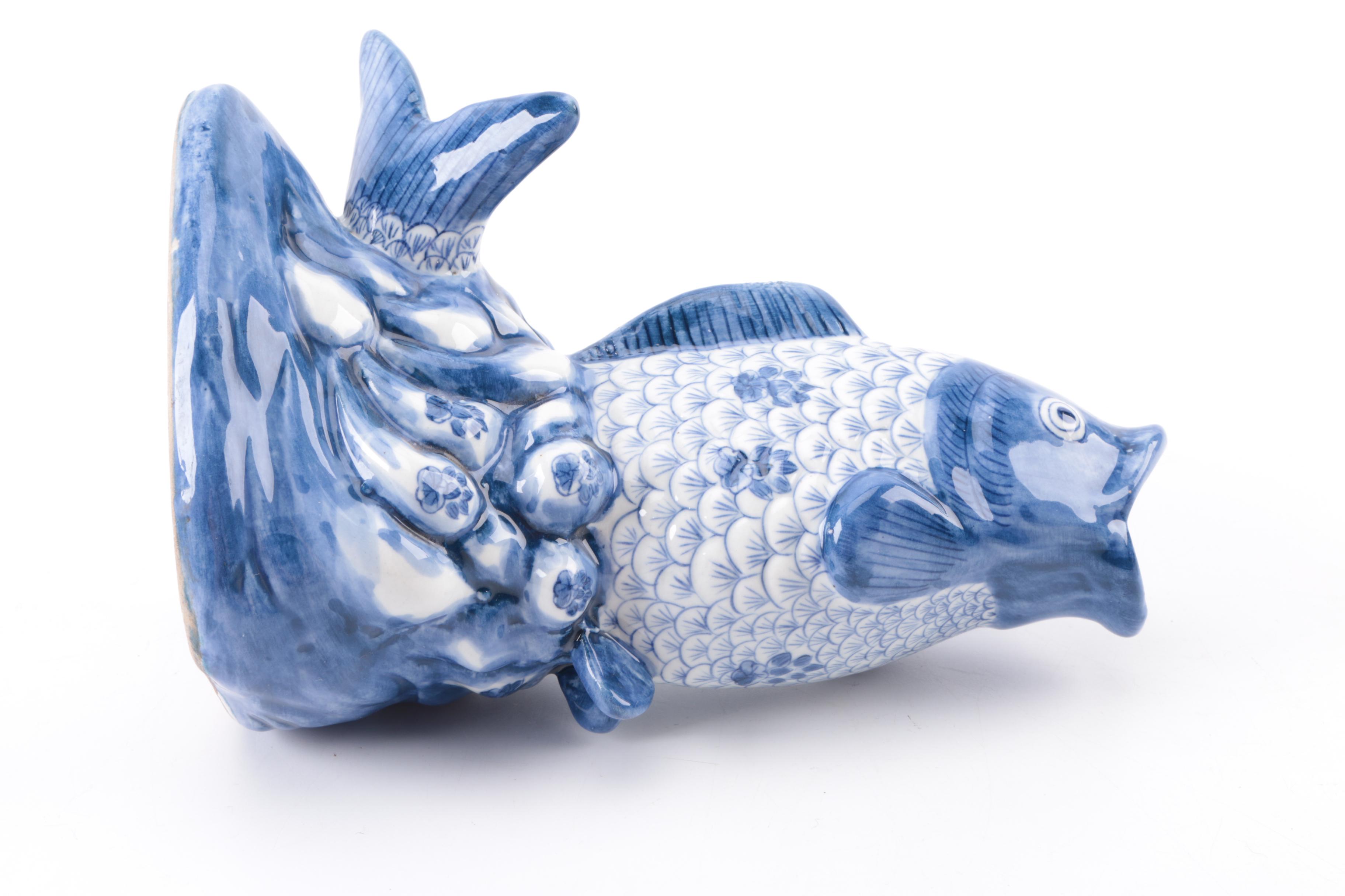 Chinese Blue and White Ceramic Fish Vase