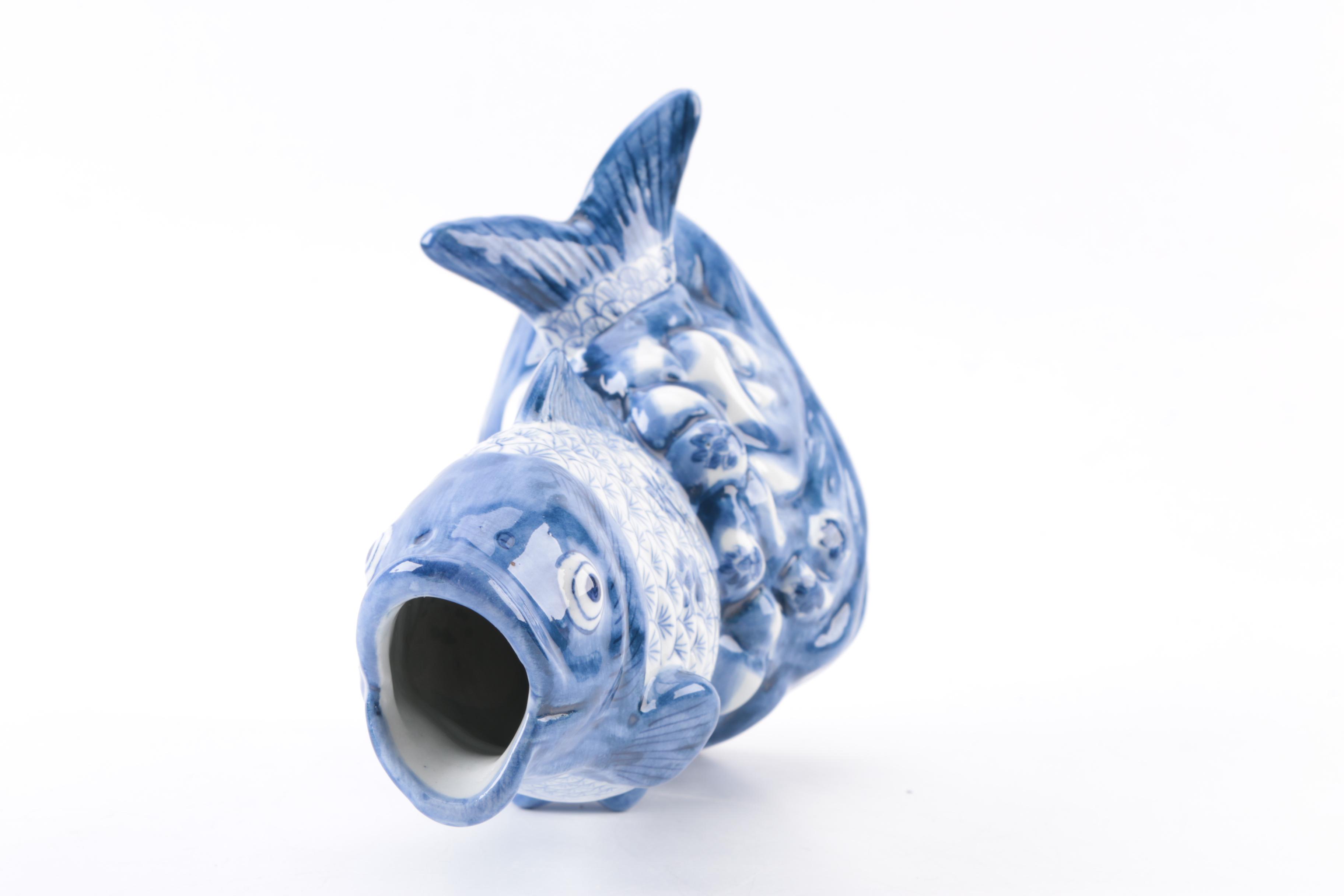 Chinese Blue and White Ceramic Fish Vase