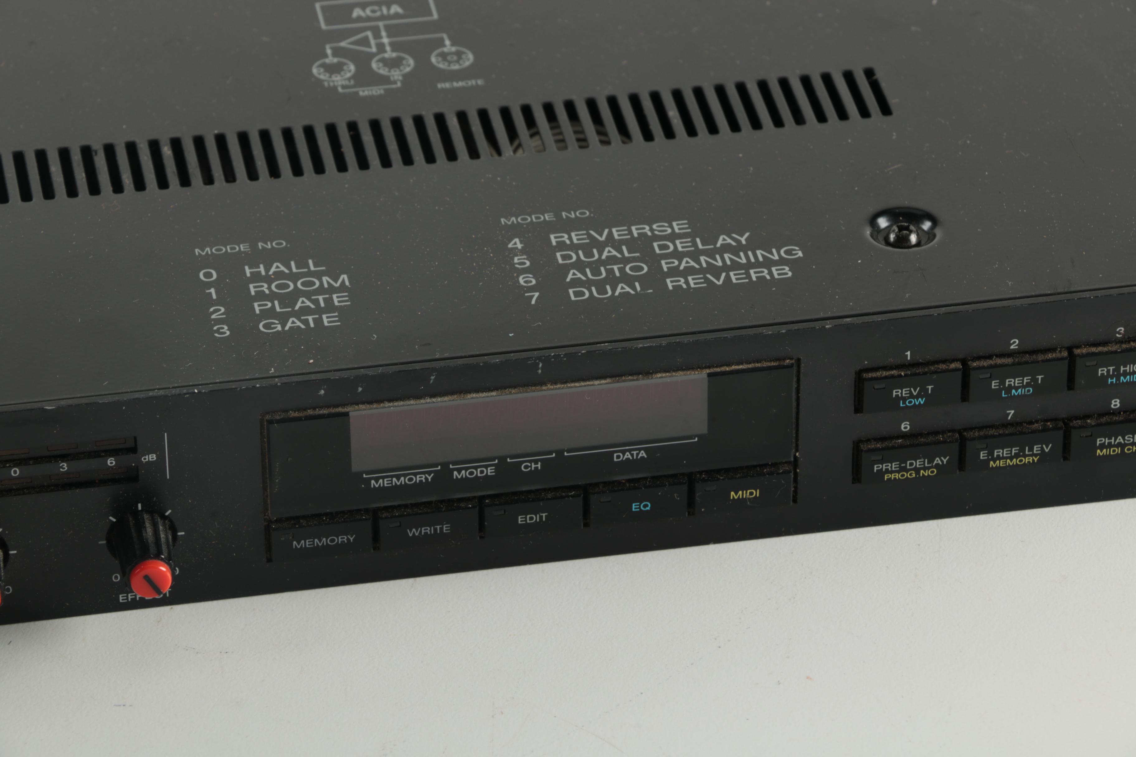 SDR 1000 Stereo Digital Reverb by Ibanez