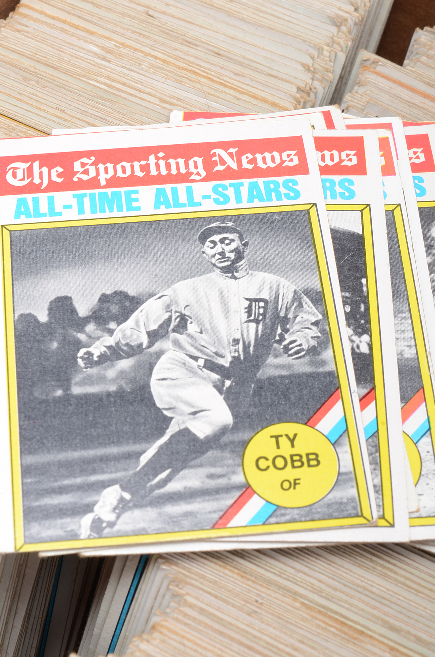 1976 Topps Baseball Card Collection With Rose, Ryan, Seaver, and Others