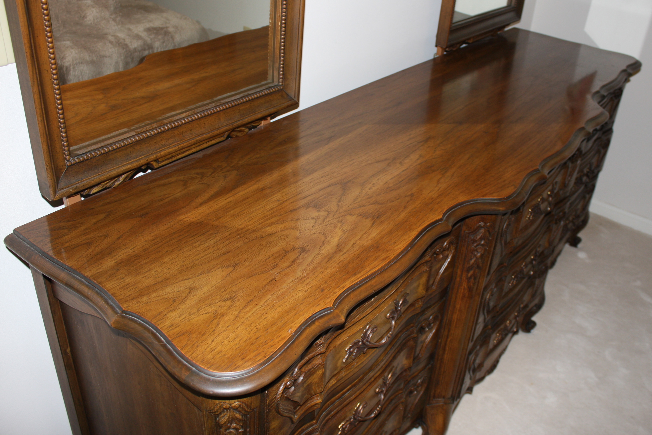 Vintage Louis XV Style Dresser with Mirrors by Stanley Furniture