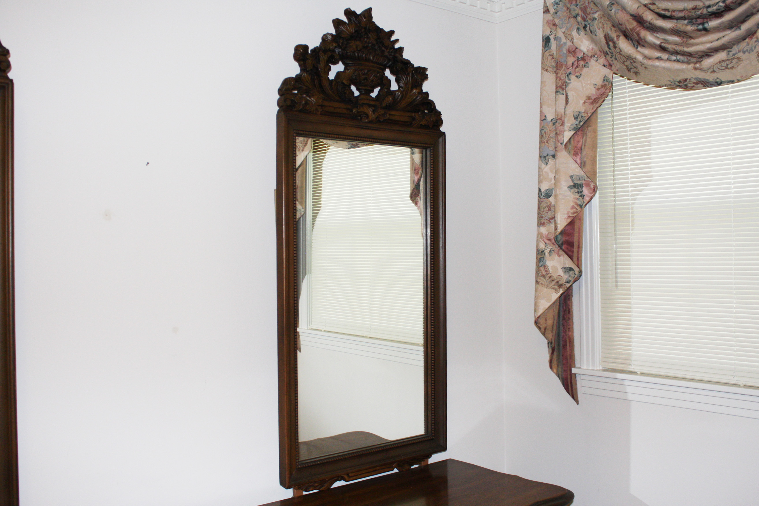 Vintage Louis XV Style Dresser with Mirrors by Stanley Furniture