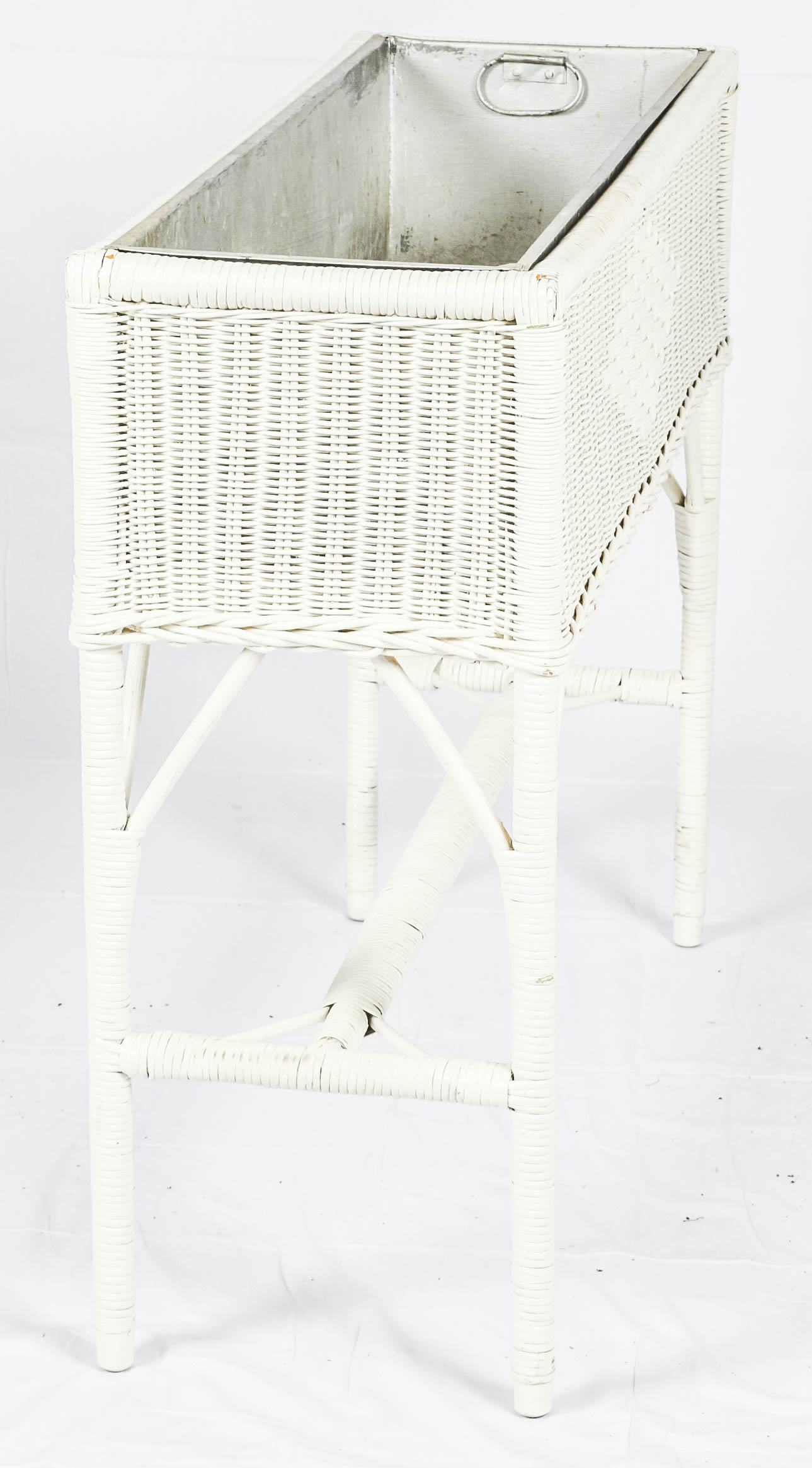 Wicker Plant Stand with A Metal Liner