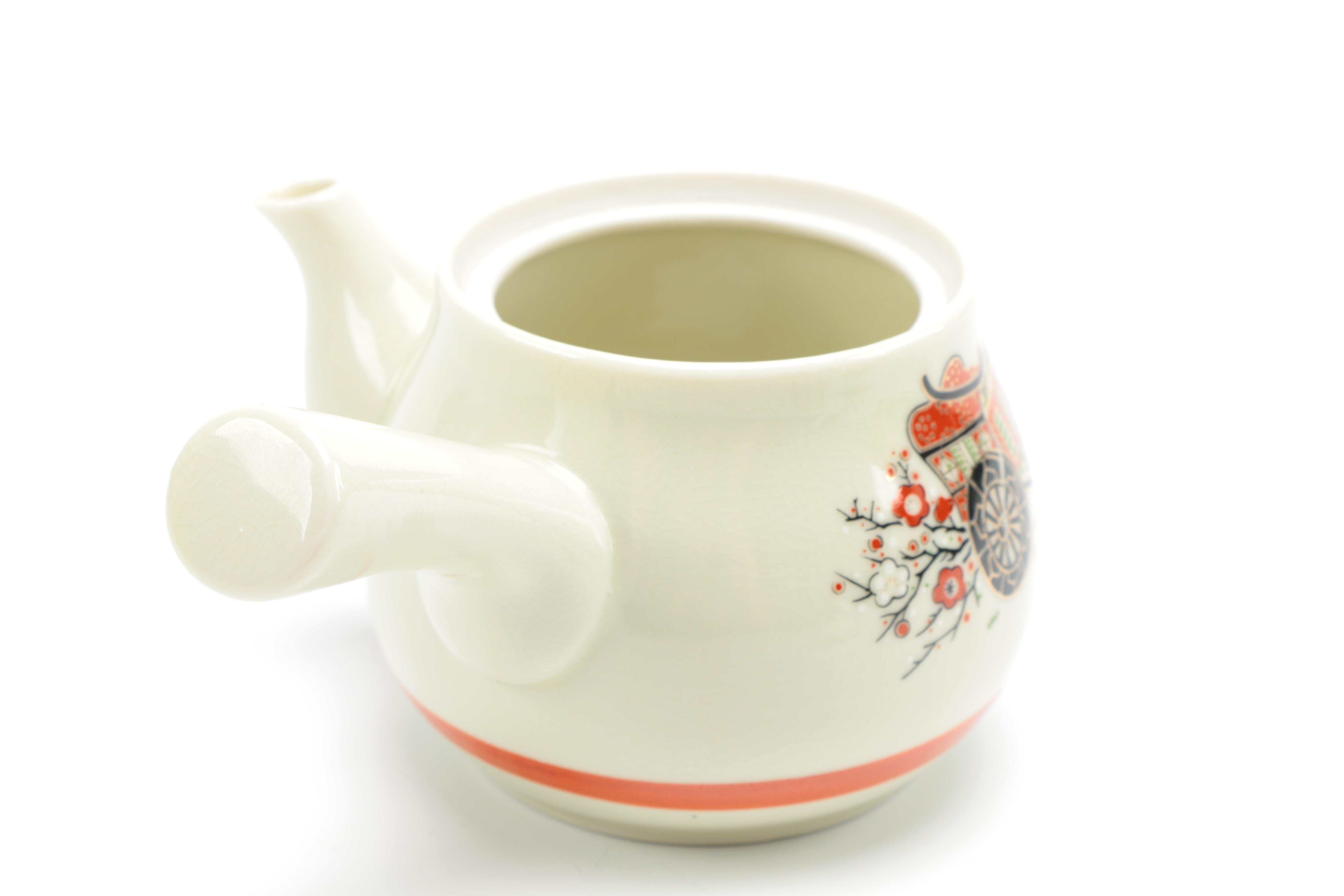 Asian-Inspired Serveware With Additional Pieces