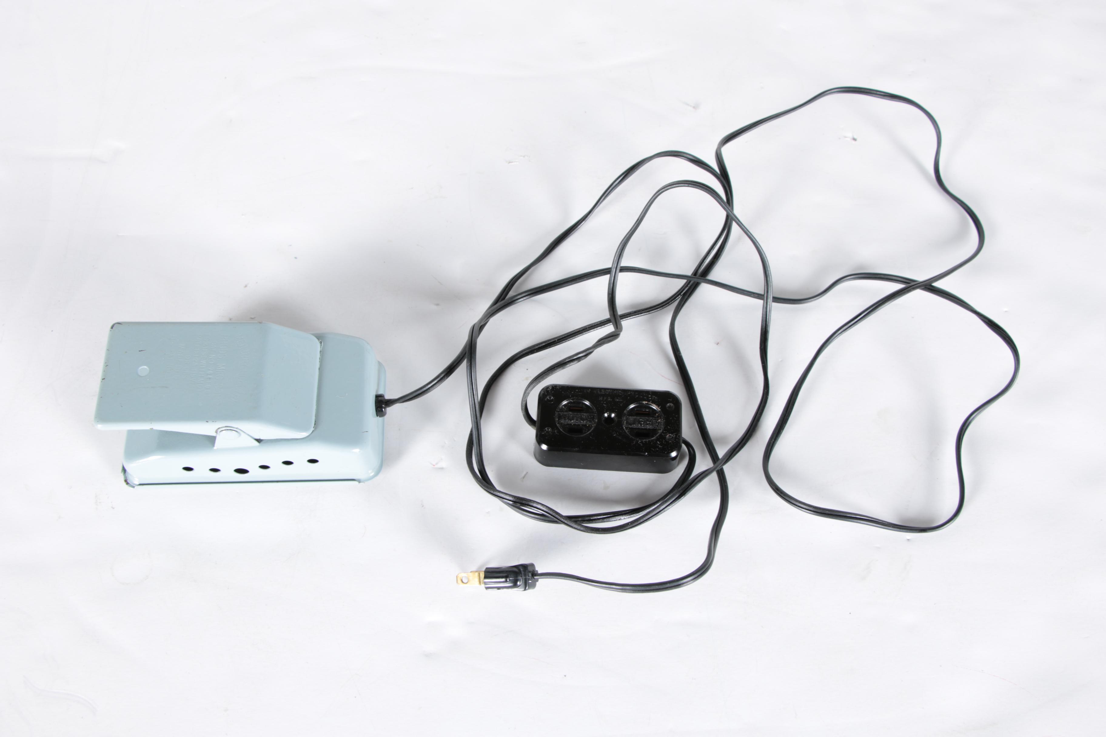 Vintage Universal Brand Sewing Machine with Case