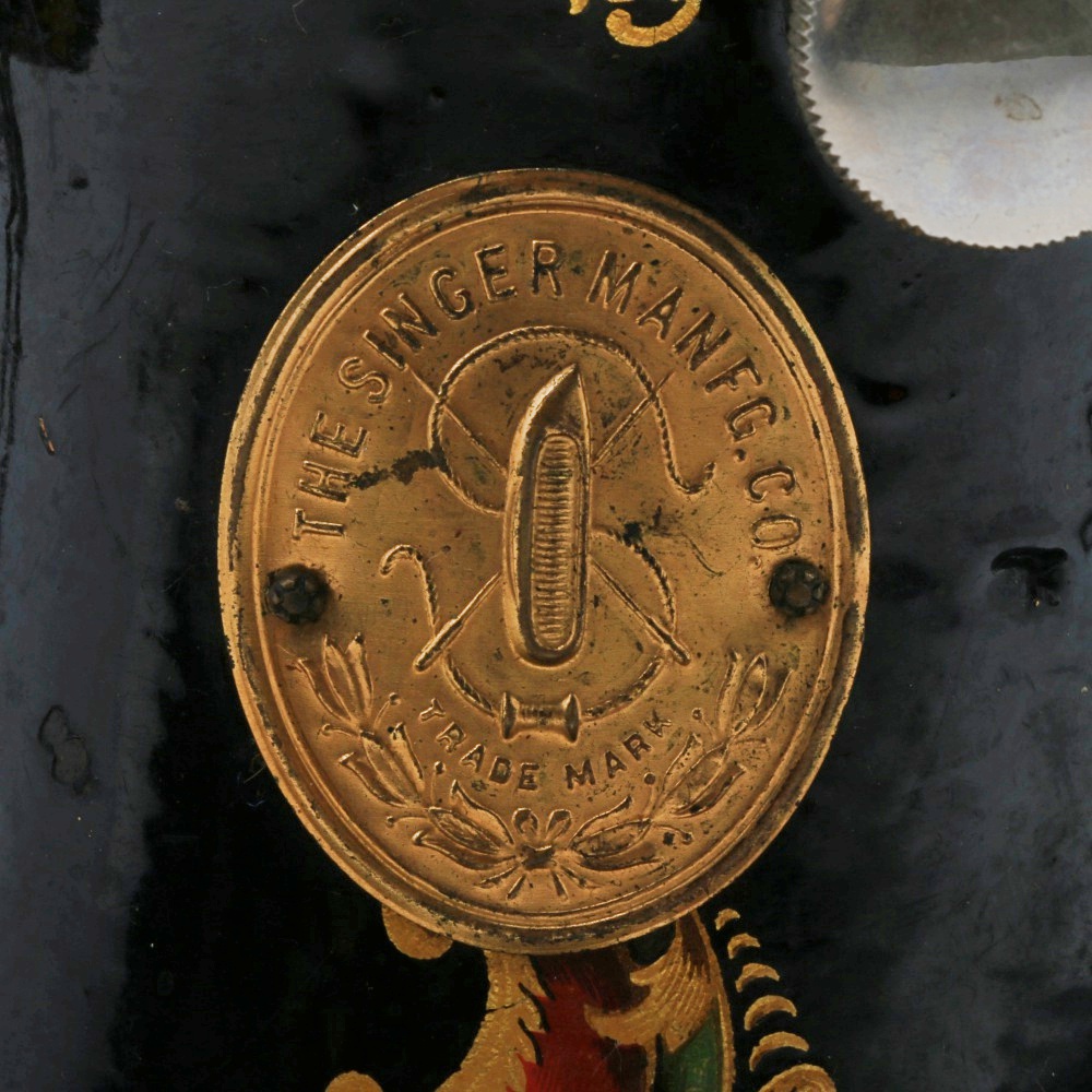 1924 Singer Sewing Machine Model 128 with Bentwood Case