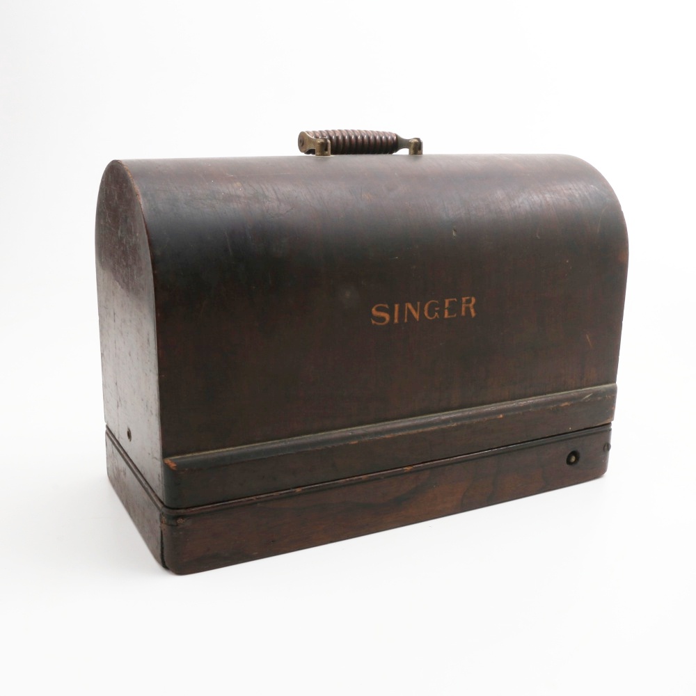 1924 Singer Sewing Machine Model 128 with Bentwood Case