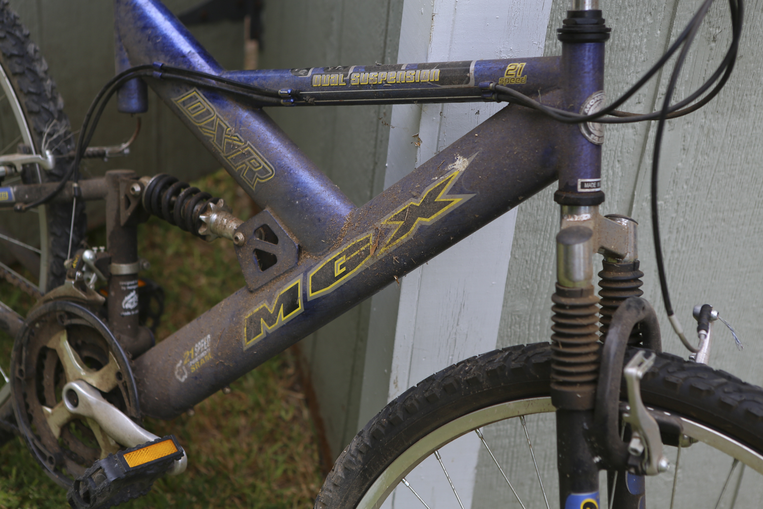 Mongoose MGX DXR Mountain Bike