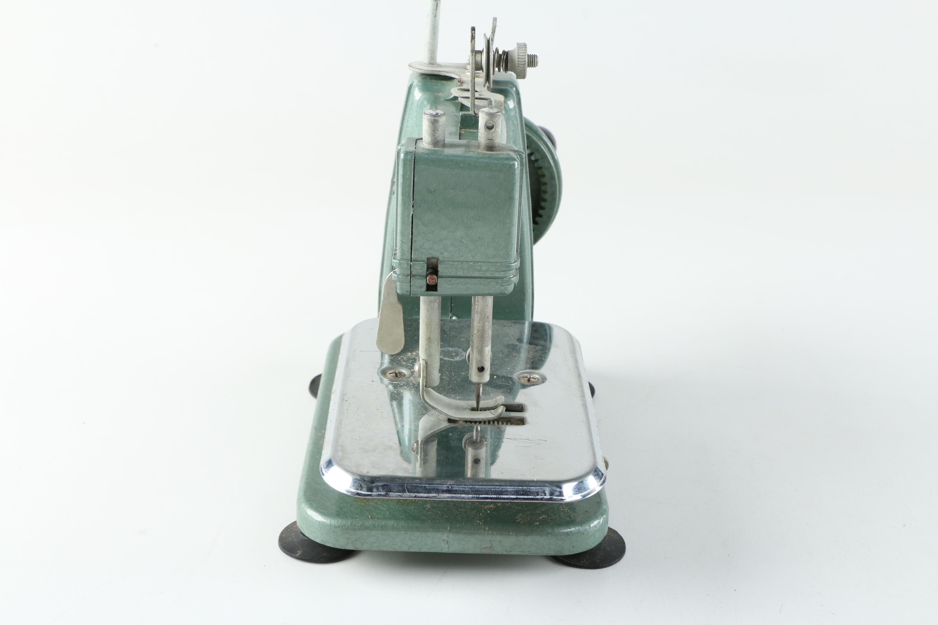 Vintage Betsy Ross Miniature Children's Sewing Machine