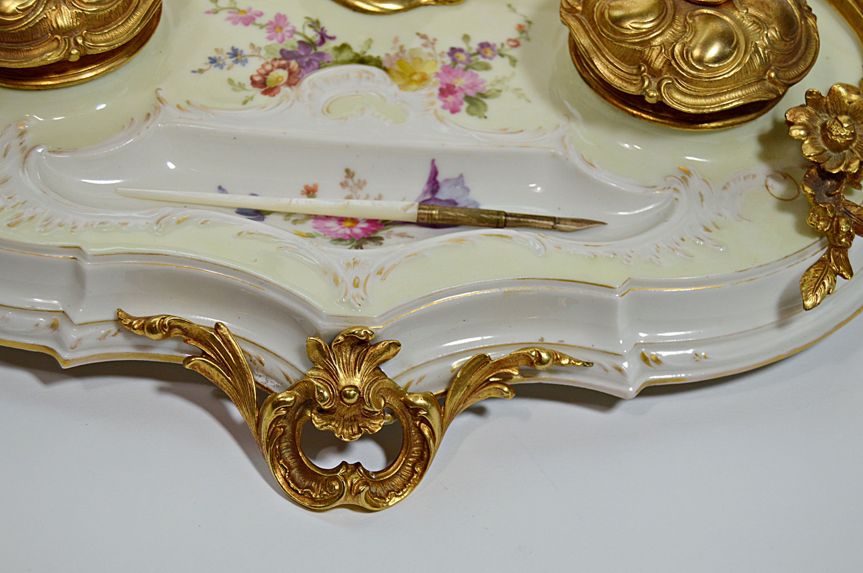 Antique KPM Seger Porcelain Double Ink Well with a Mother-of-Pearl Pen