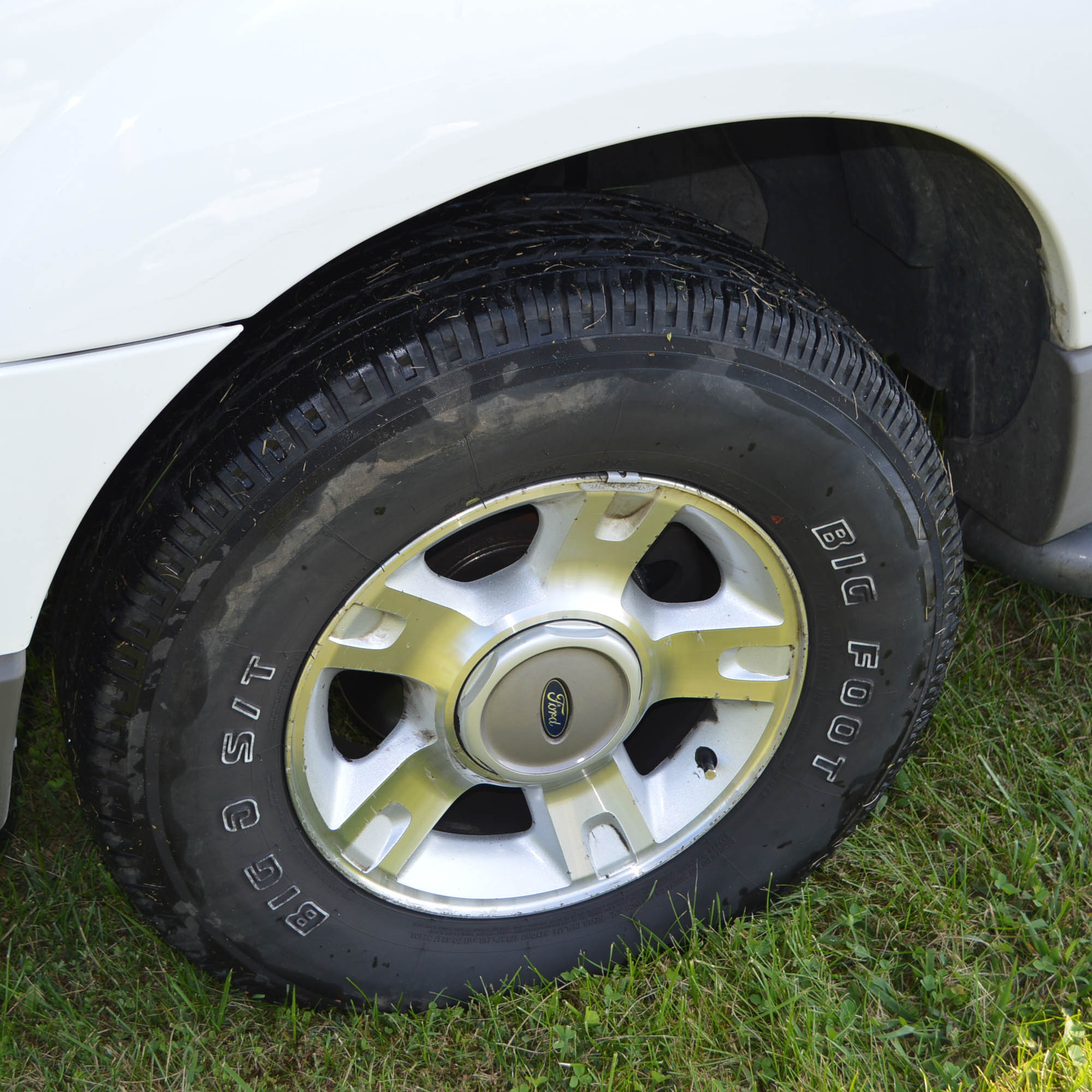 2002 Ford Explorer Sport Trac Pickup Truck