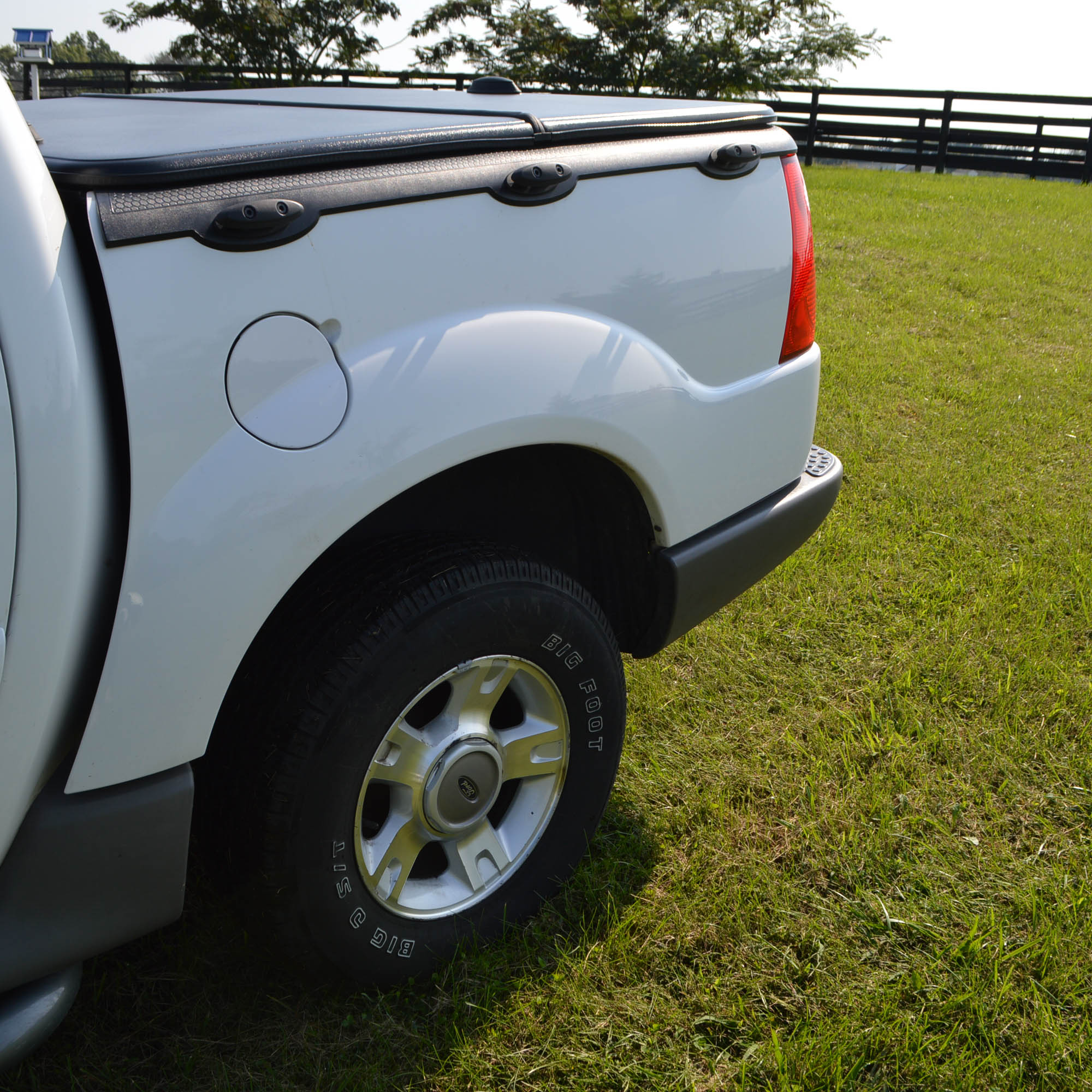 2002 Ford Explorer Sport Trac Pickup Truck