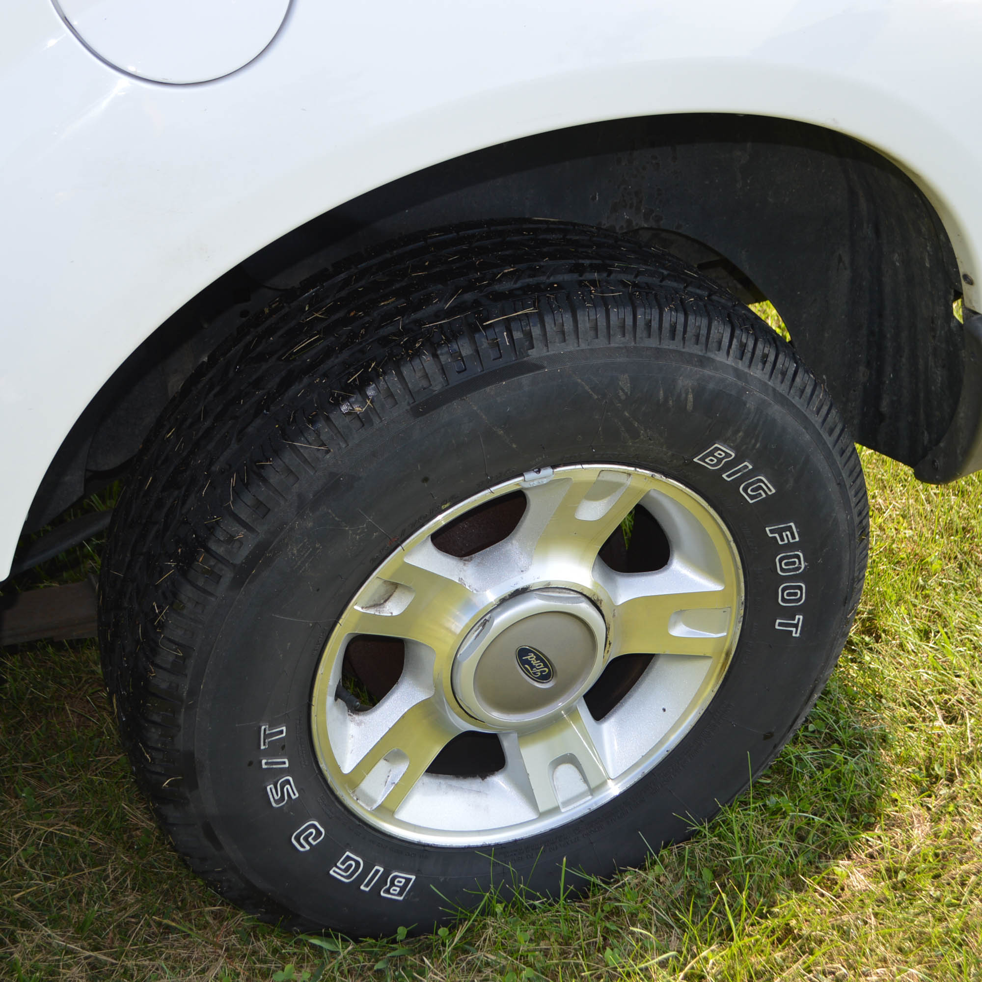 2002 Ford Explorer Sport Trac Pickup Truck