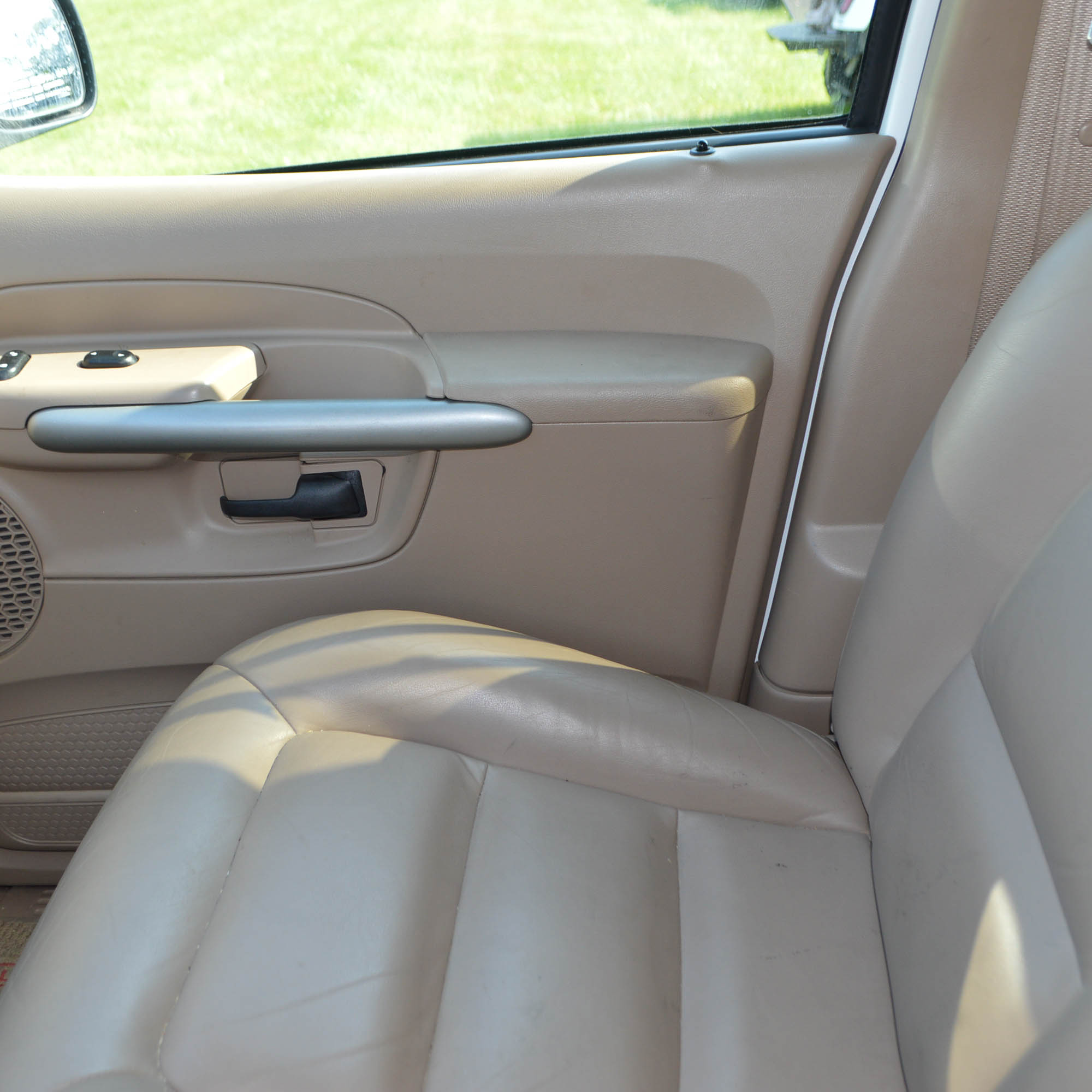 2002 Ford Explorer Sport Trac Pickup Truck