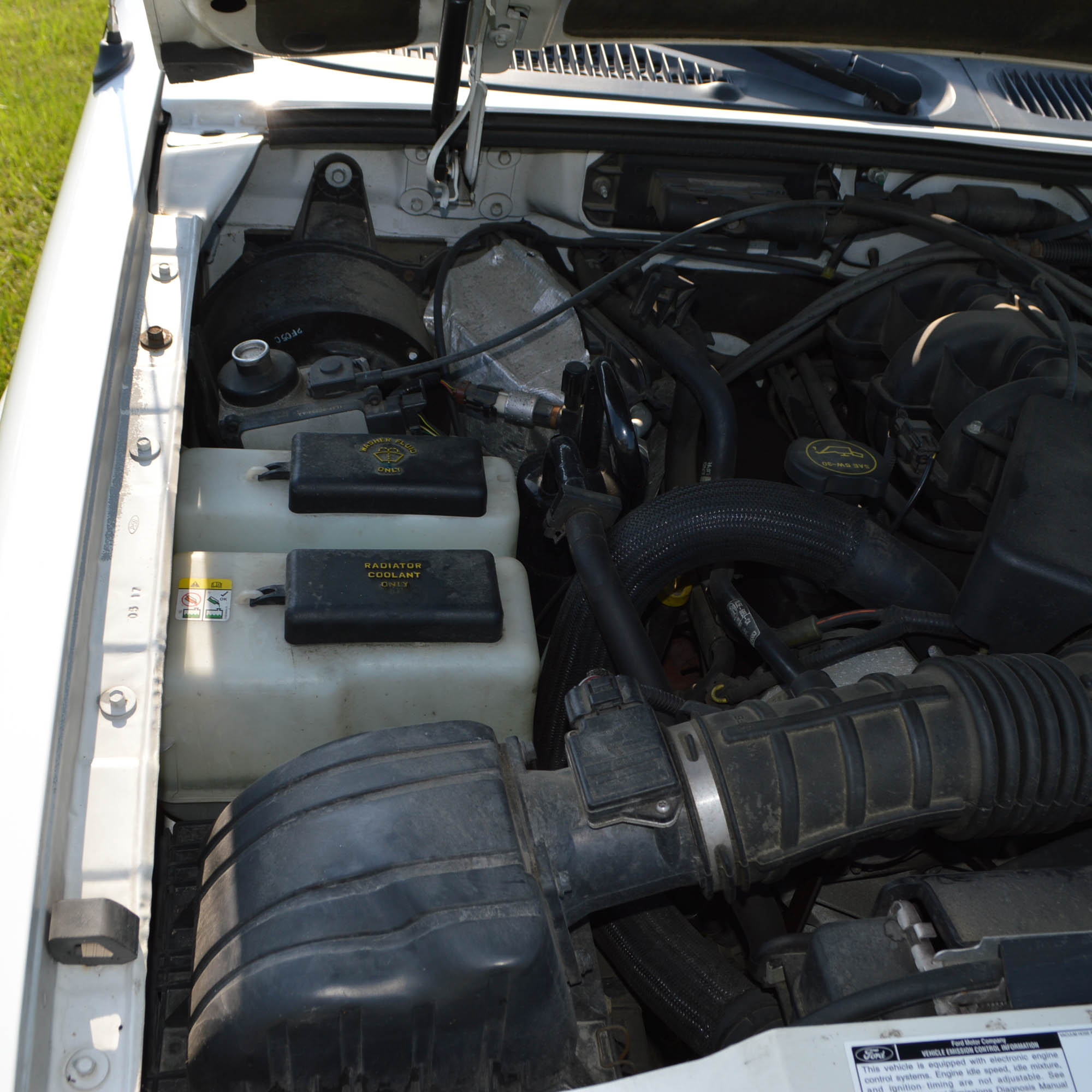 2002 Ford Explorer Sport Trac Pickup Truck