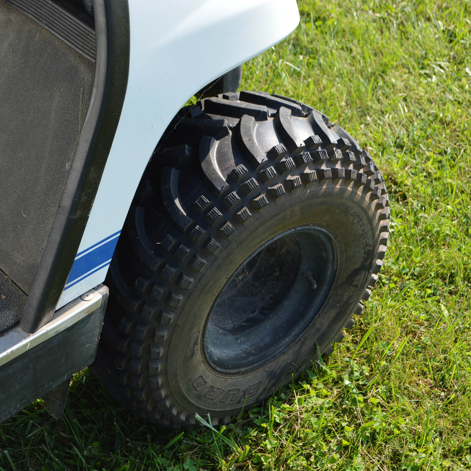 2000 Yamaha G19E University of Kentucky Gas-Powered Golf Cart