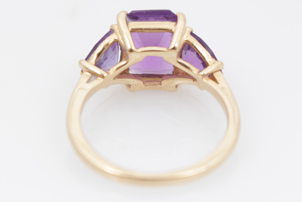 14K Yellow Gold and Amethyst Ring