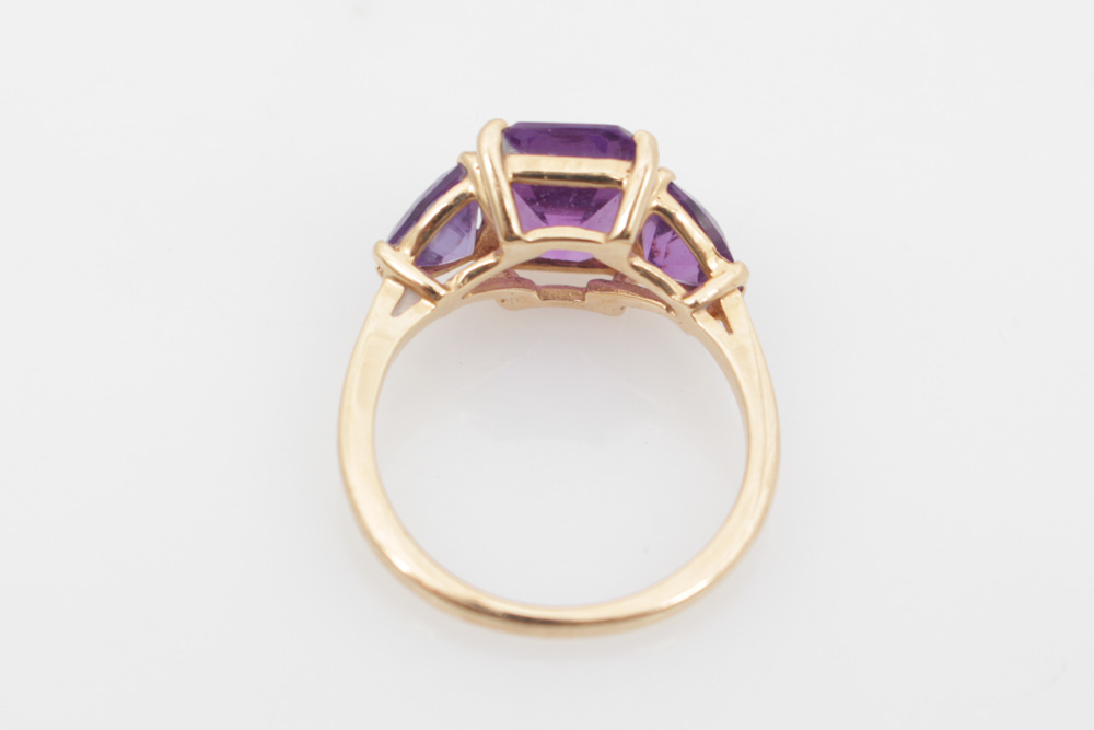 14K Yellow Gold and Amethyst Ring