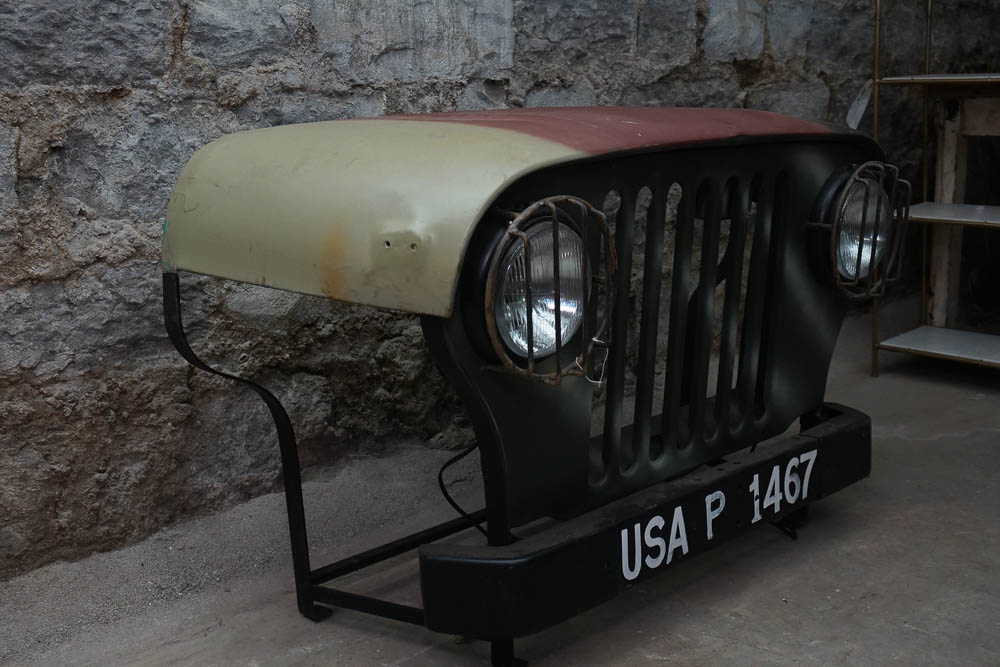 Car Front End Console Table