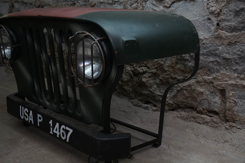 Car Front End Console Table