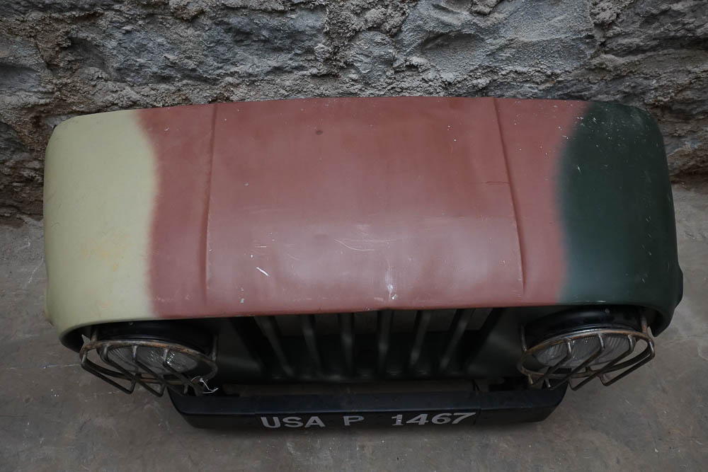 Car Front End Console Table