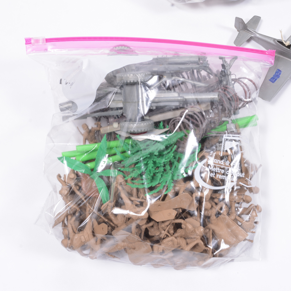 Army Men Figurines and Toys