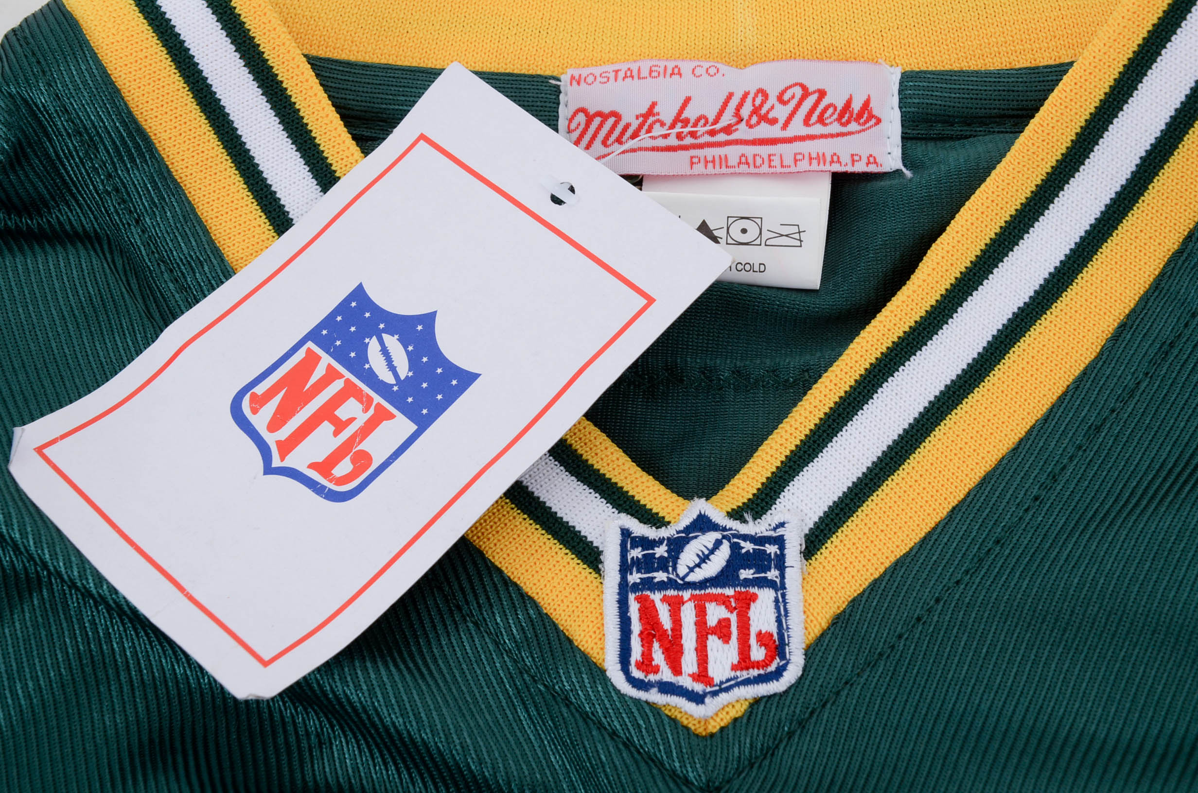 Brett Favre Signed Green Bay Packers Jersey