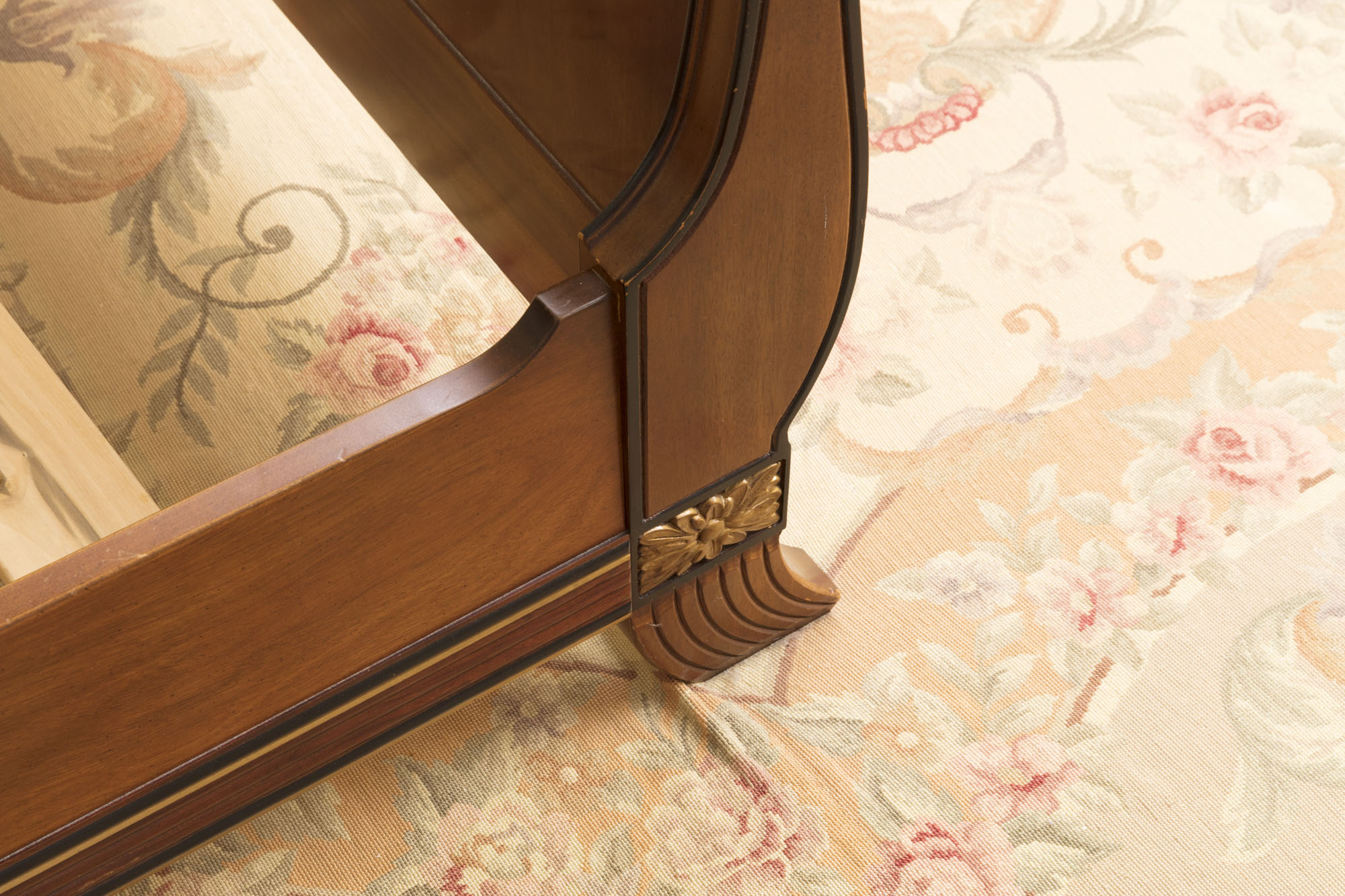 Neoclassical Style Queen Size Sleigh Bed